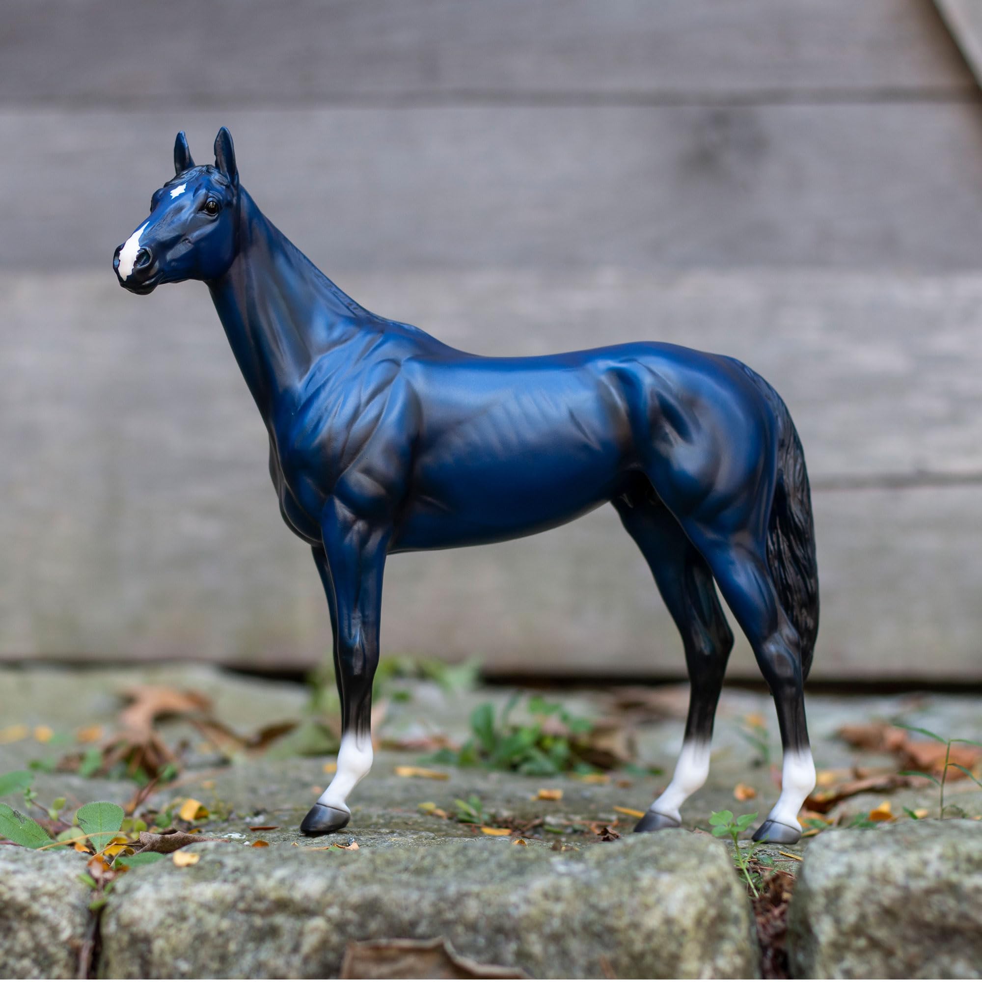 Amazon.com: Breyer Big Lex Decorator Thoroughbred B-TR-10307, Blue