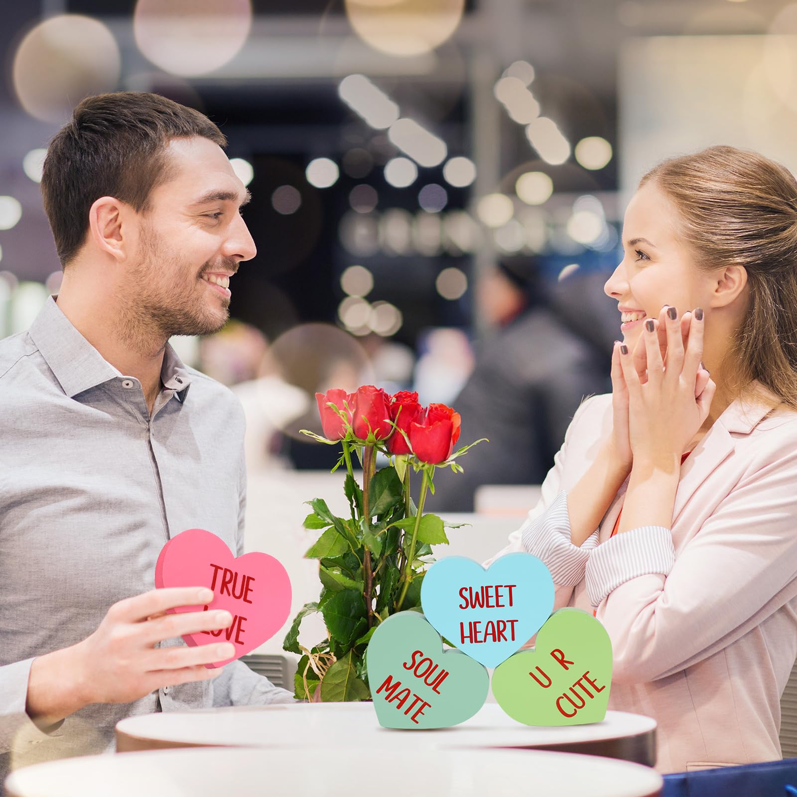 Faccito 12 centros de mesa de madera para el día de San Valentín, letreros de madera de corazón de caramelo, decoraciones de mesa de San Valentín, decoración de mesa Be Mine Love You Kiss Me,