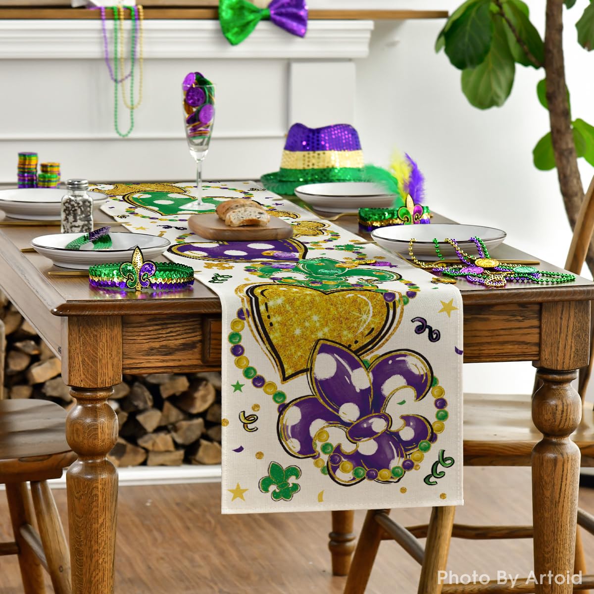 Artoid Mode Irises Beads Love Mardi Gras Table Runner, Carnival Seasonal Kitchen Dining Table Decoration for Home Party Decor 13x48 Inch