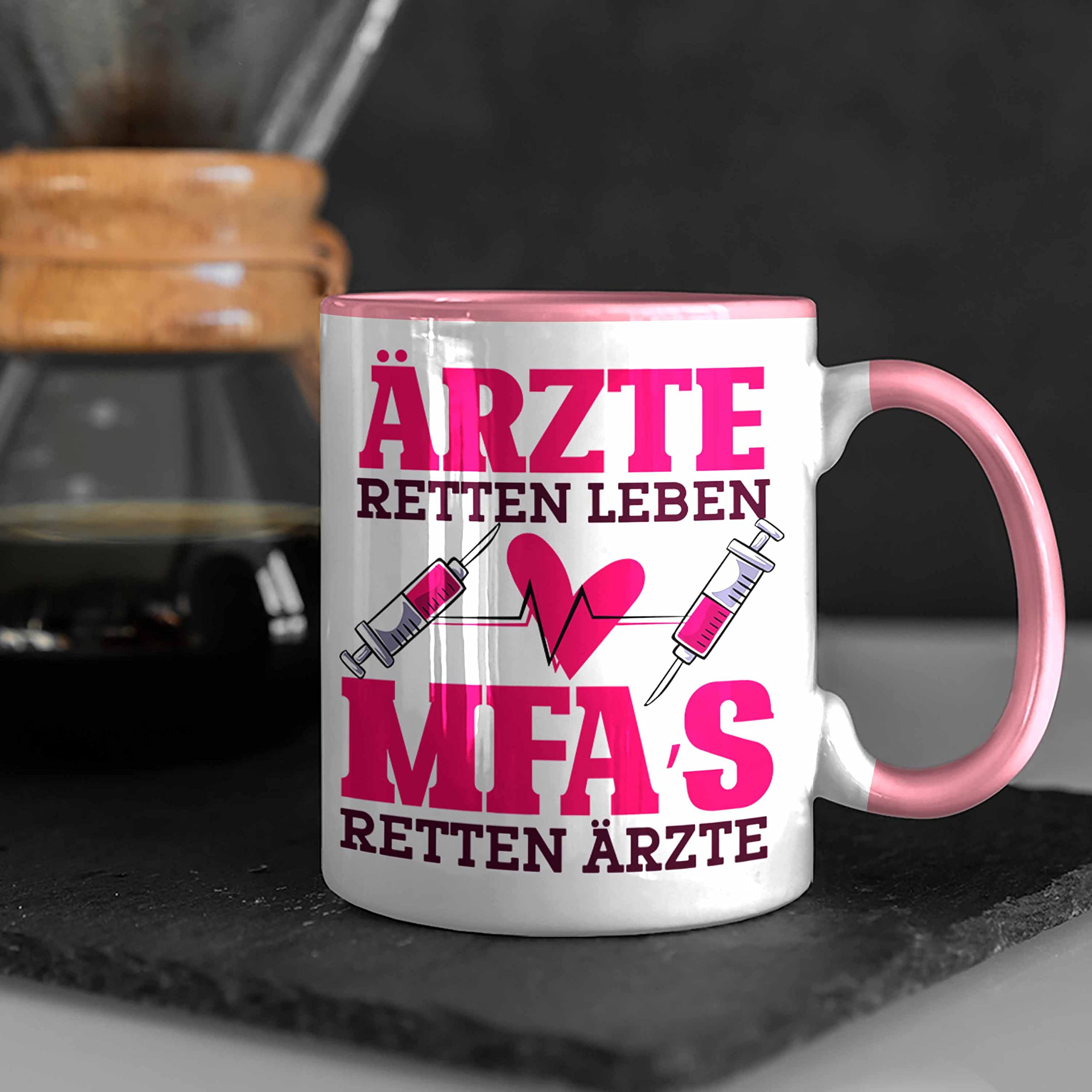 Lustige Tasse Als Geschenk Für Medizinische Fachangestellte (MFA) – Schwarz, Spülmaschinenfest