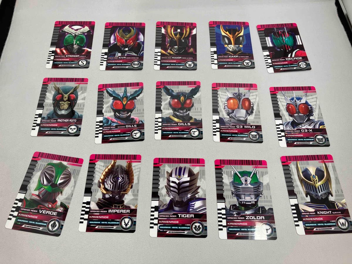 Amazon.co.jp: 美品 現状品 動作確認済 CSM ライダーカードセット