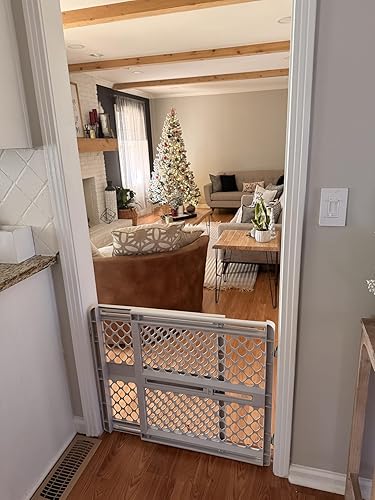 MYPET Universal Pet Gate: 26” — texture and fabric close-up