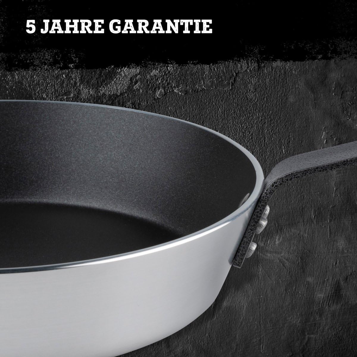 FMprofessional Resist patelnia z aluminium 28 cm – patelnia z Optymalnej jakości powłoką zapobiegającą przywieraniu – nadaje się do wszystkich rodzajów kuchenek