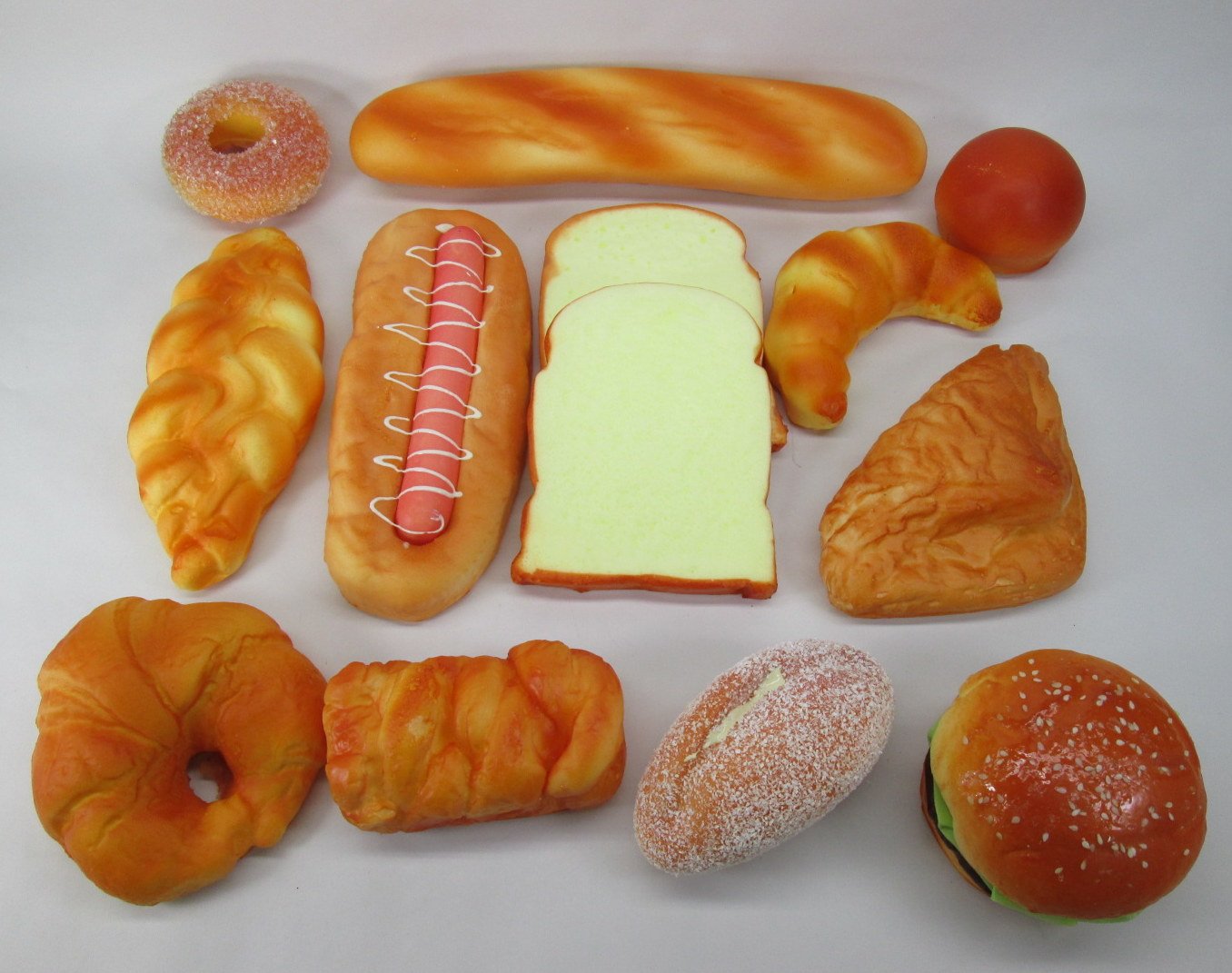 Amazon.co.jp: 食品サンプル パン 盛り合わせ 12個セット カゴ付き