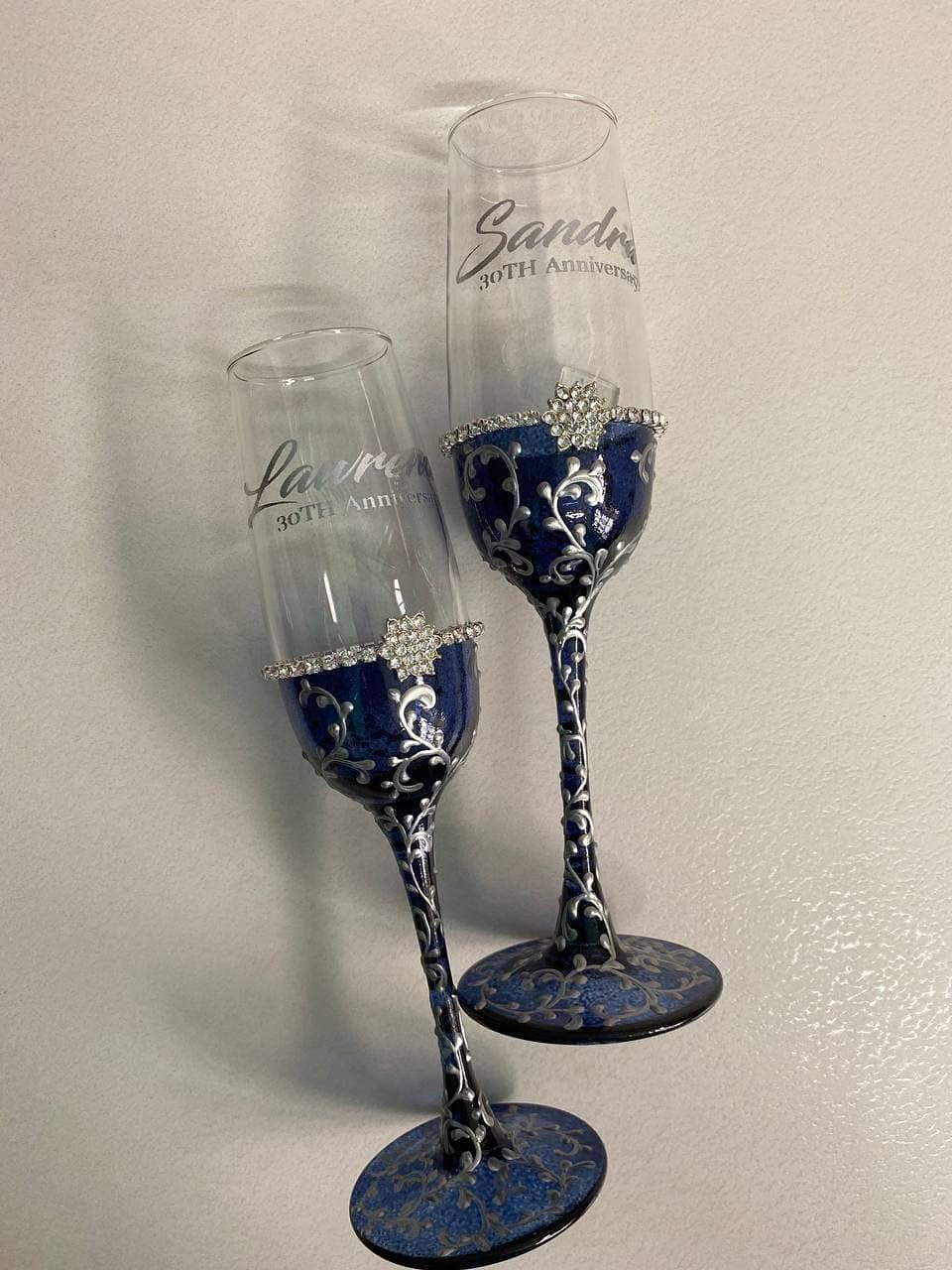 Navy and Silver Wedding Champagne Flutes and Cake Server Sets for Bride and Groom/Wedding Cake Cutting Set/Engraved Wedding Glasses / 4 pcs