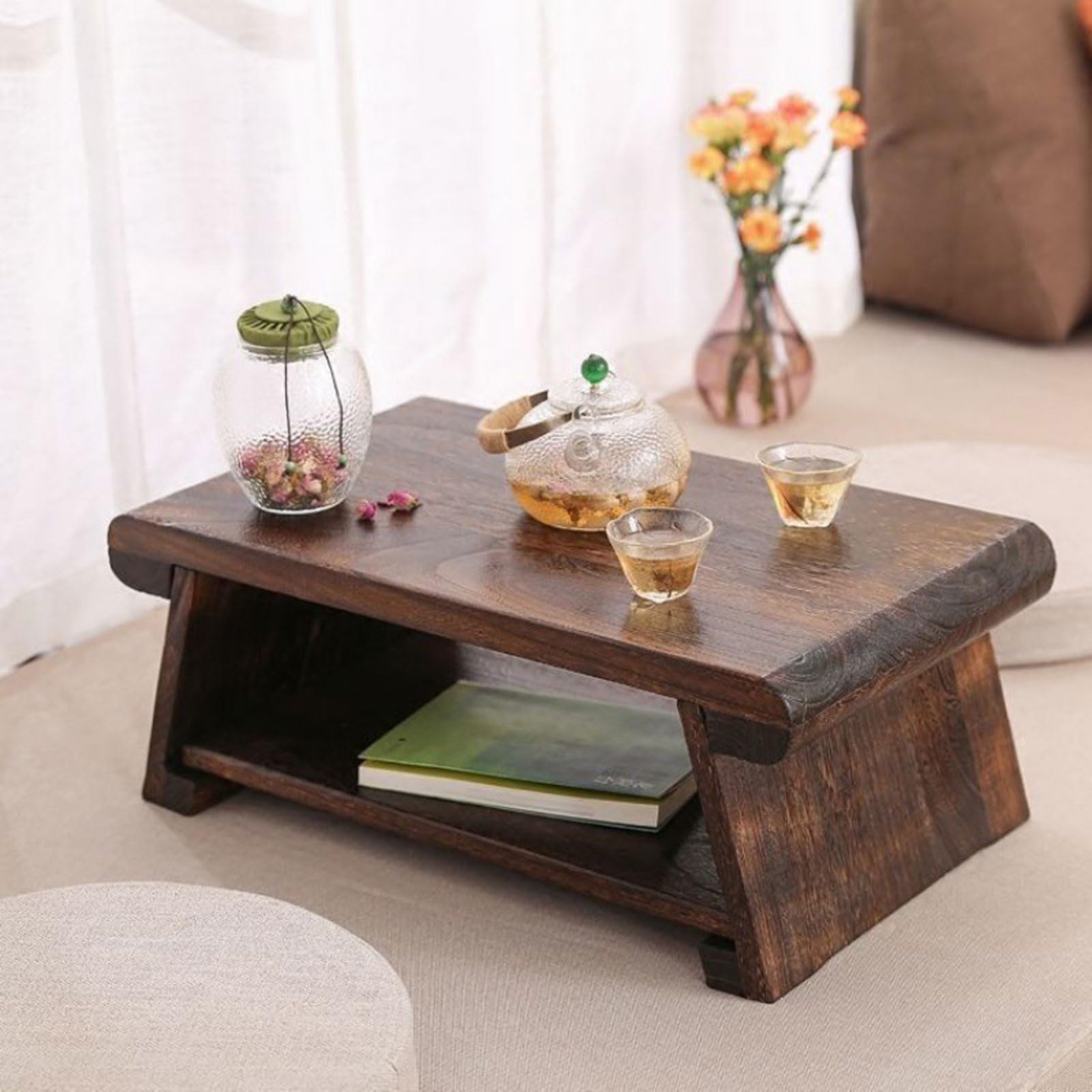 Table basse japonaise pliante compacte pour aménager facilement un petit espace