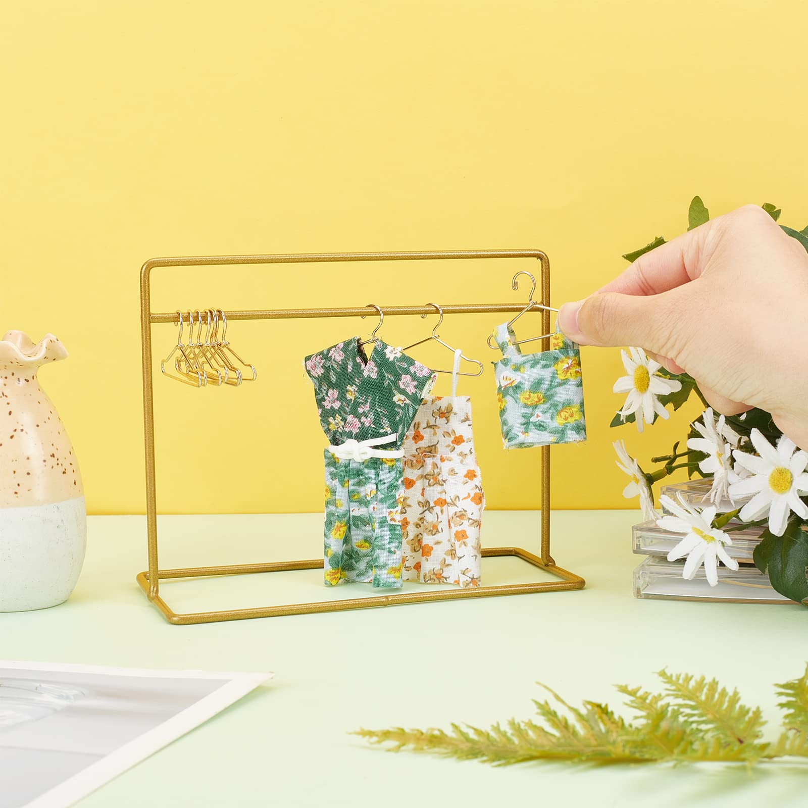 Amazon | SUPERFINDINGS 人形用ハンガーラック 可愛い おもちゃ