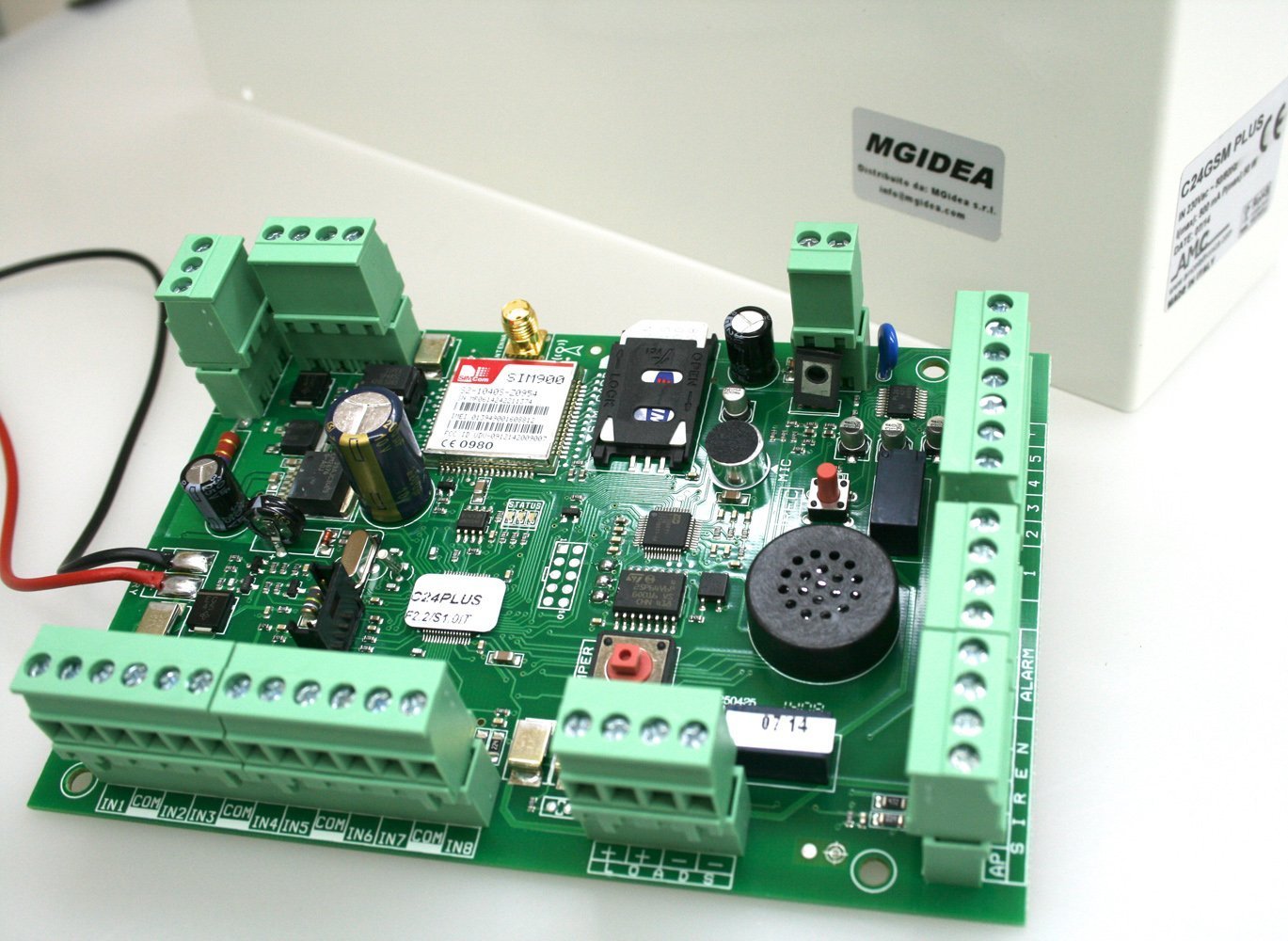 KIT ANTIFURTO ALLARME GSM AMC ITALIA C24 PLUS CASA NEGOZIO CAPANNONE SIRENA ESTERNA SENSORE COMBINATORE VERS. COMPLETA BATTERIE INCLUSE!!