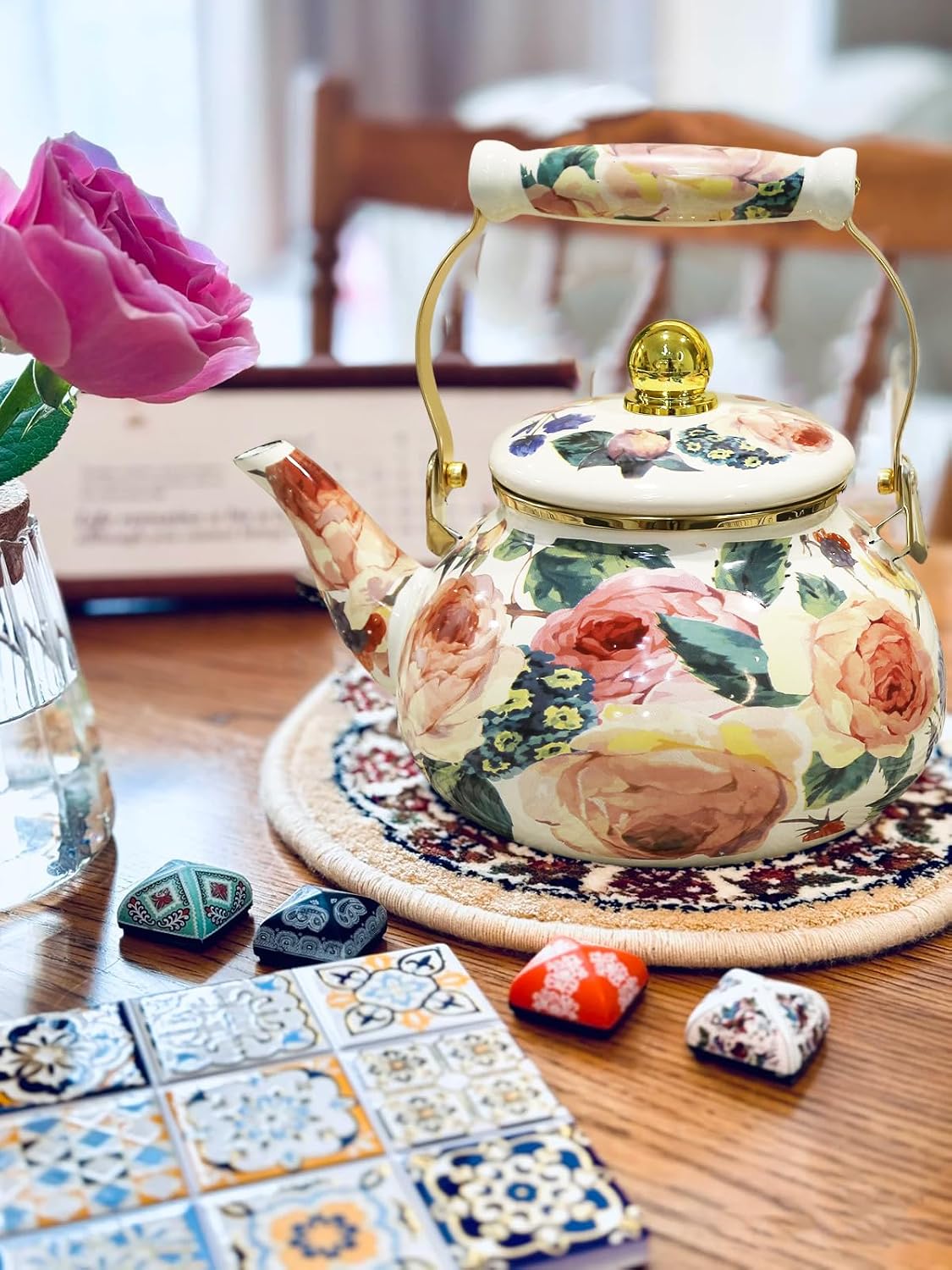 Floral Enamel Tea Kettle Vintage Gold Beige Teapot Beige Floral Boho Hot Water Coffee Kettle Pot 2.5L Porcelain Tea Pot with Ceramic Handle for Stovetop Kitchen Home Decor