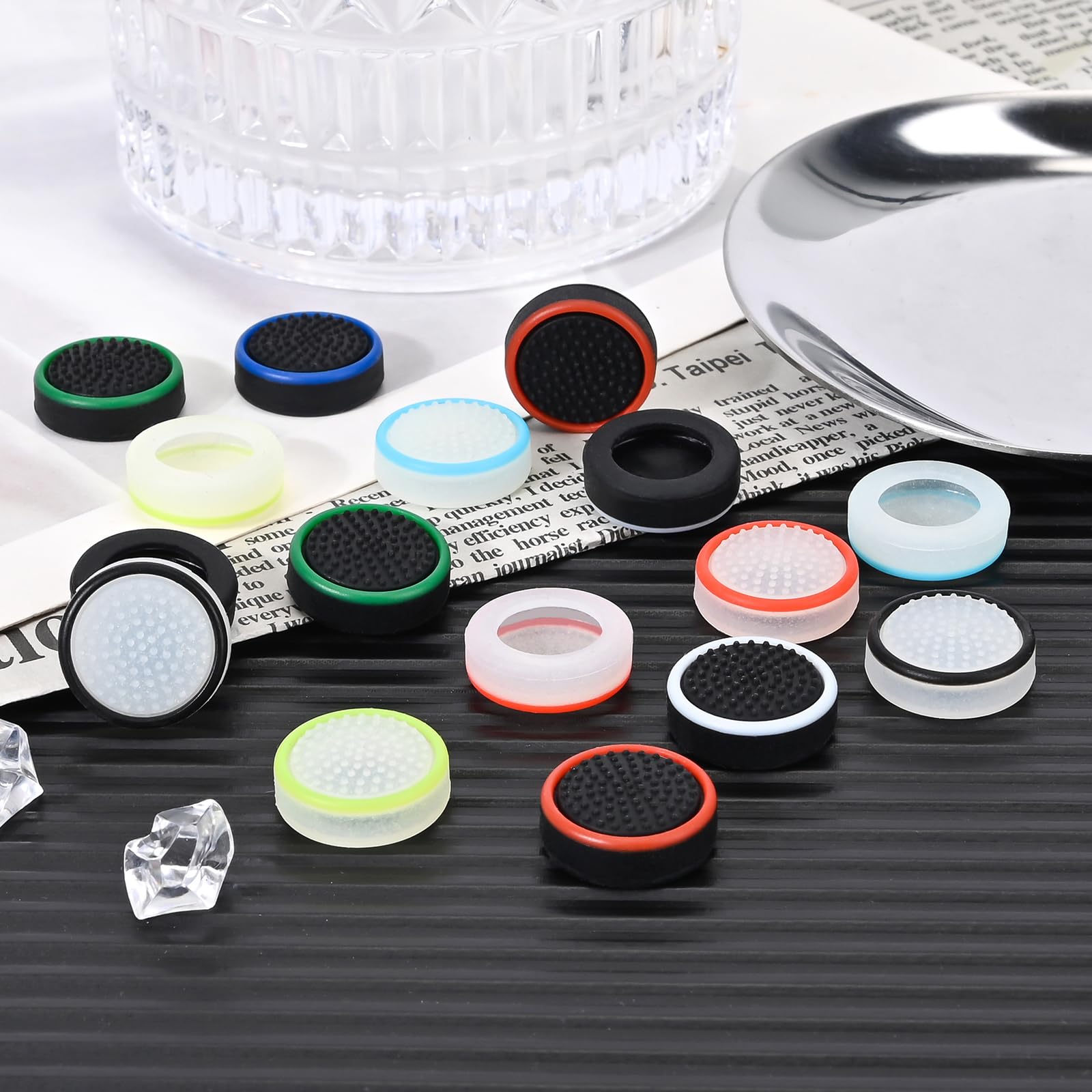 DLseego Thumbstick Tapas para PlayStation Portal,Suave Silicona Antideslizante Joystick Grip Caps, 4 Pulgares Grip Cover Compatible con PlayStation Portal Remote Player,Negro Blanco