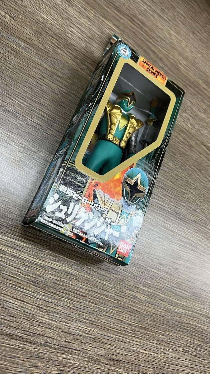 ストラップ　戦隊ヒーロー　ゴールドカラー　火　忍者 シュリケンジャー ストラップ 戦隊ヒーロー ゴールドカラー 火 忍者？シュリ