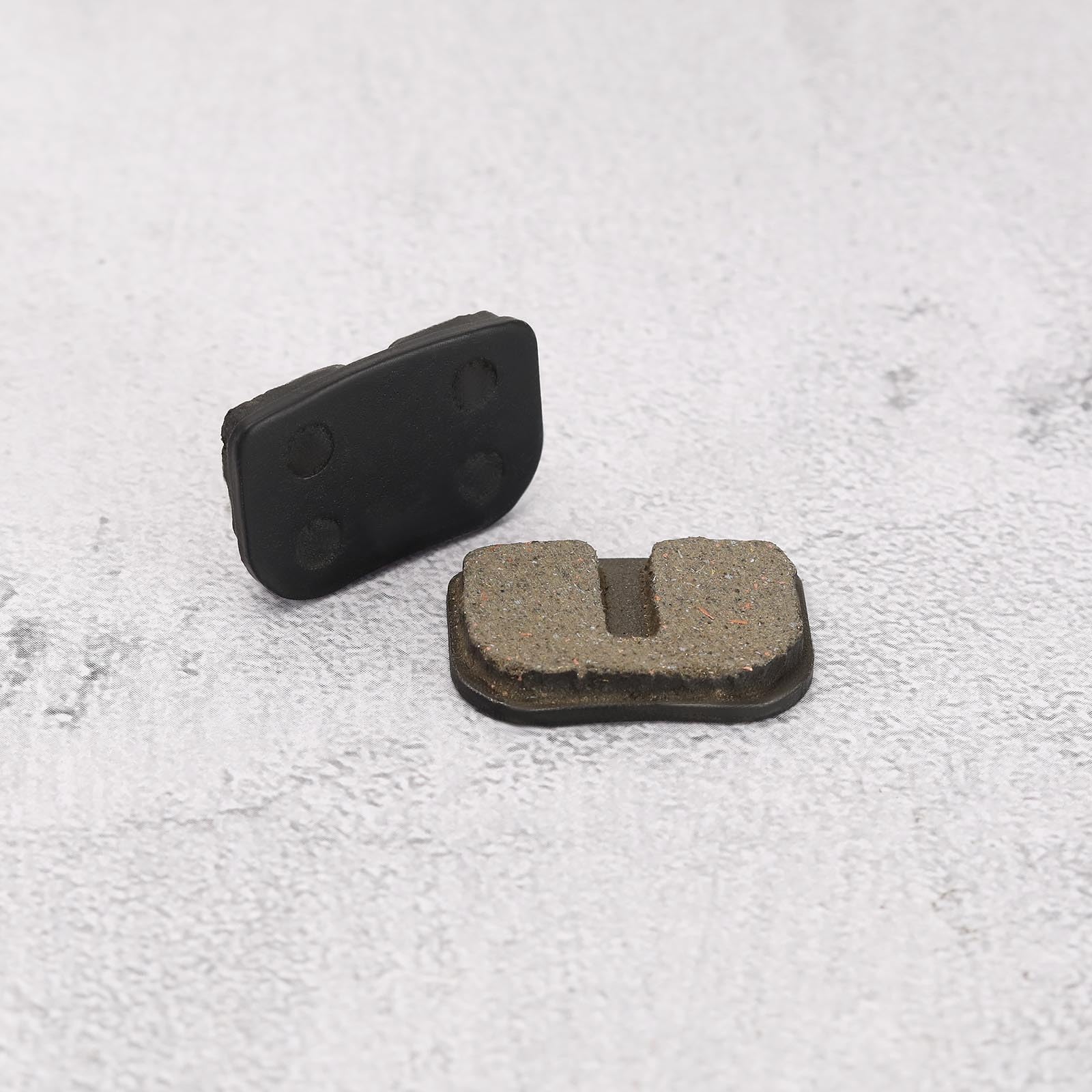 2 Paar Bremsbeläge Kompatibel mit Mach1 Elektro- Oder Benzin-Scooter, Verschleißfeste Scheibenbremsen Scooter Reparaturset 27,5 X 18mm Schwarz
