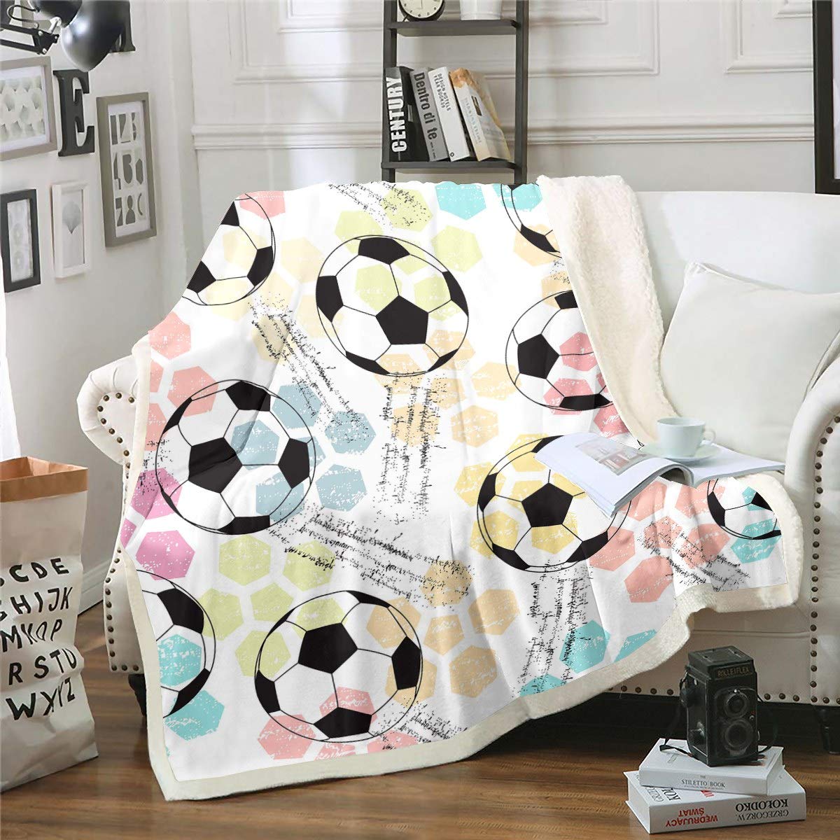 Homemissing Kinder Fußball Sport Thema Kuscheldecke für Sofa Couch Fußball Ball Muster Plüsch Decke 150x200cm Farbenfroh Grunge Stil Warm Wohndecke Geometrie Raum Dekoration