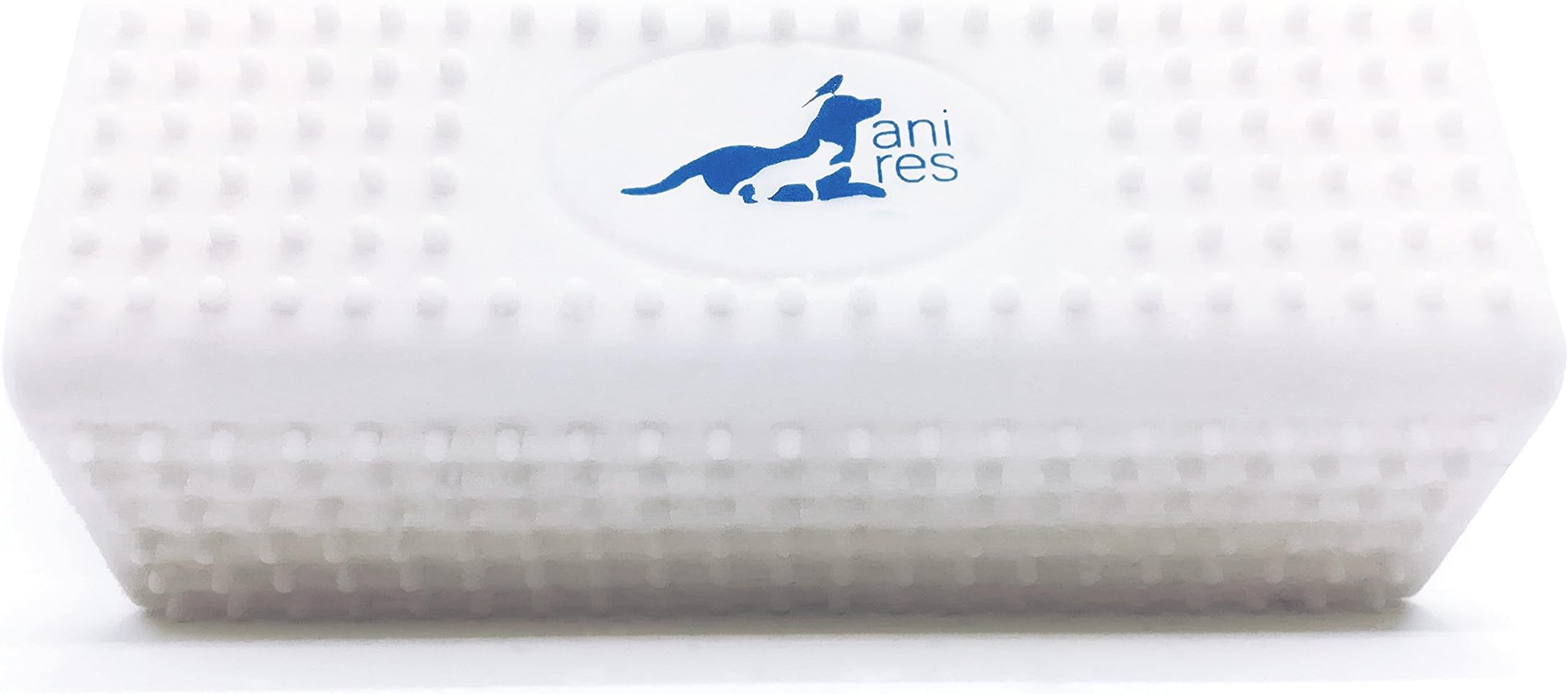 kubi - animal hair remover for your clothes, car, textiles, furniture and carpets. Removes hair gently from your pet's fur. Reusable and hygienic. Small, handy, lightweight. 1 piece, white