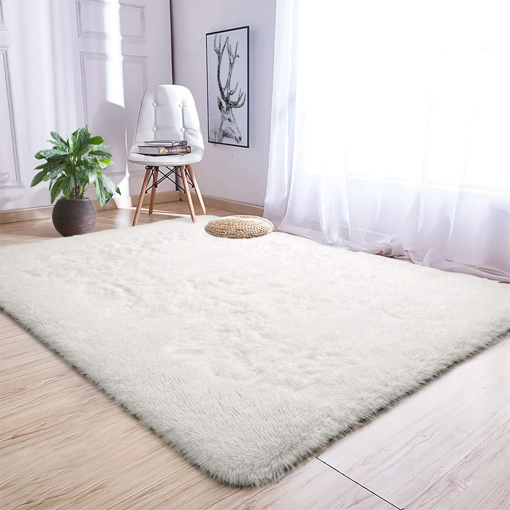 Tapis de salon 170 x 250 cm blanc moderne à poils longs et dessous antidérapant