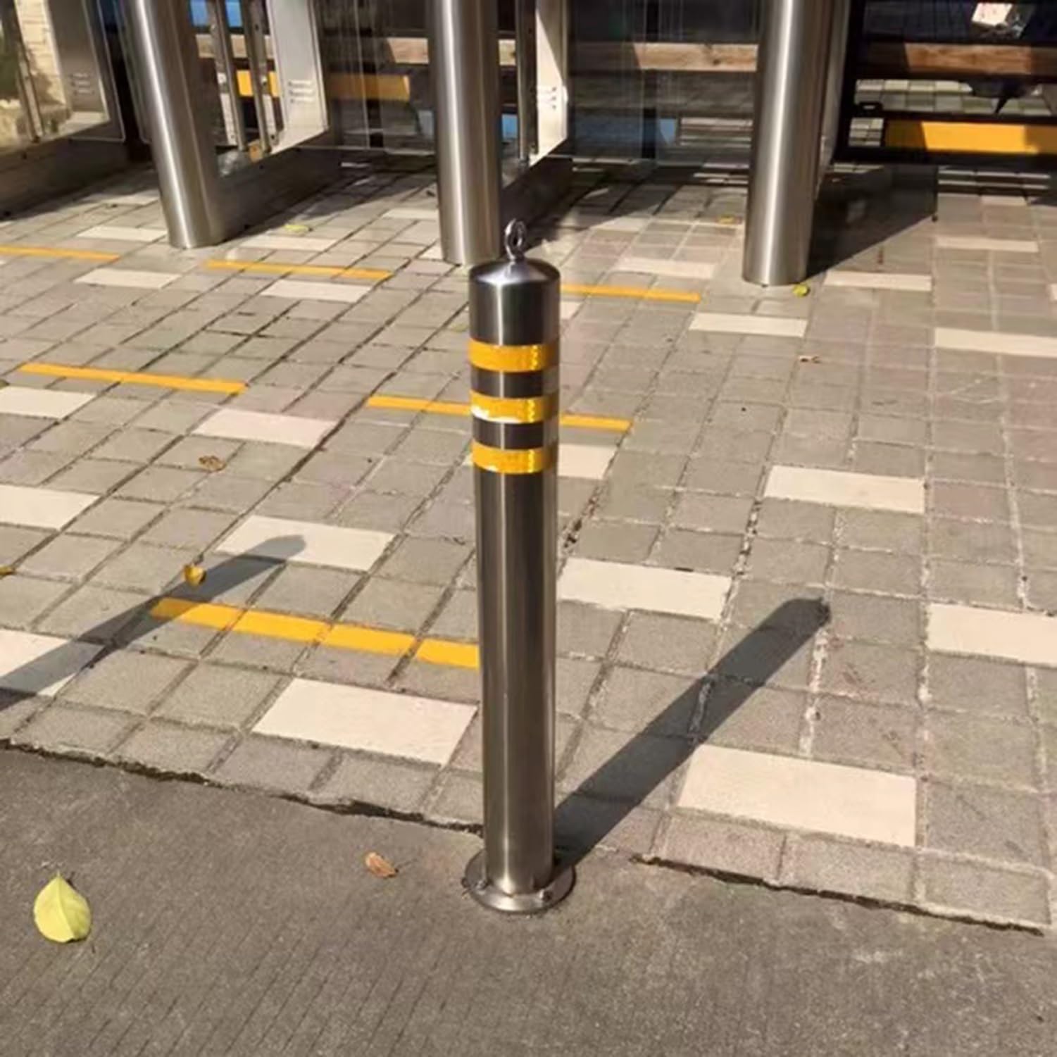 Generico Palo di Sicurezza per vialetto in Acciaio Inox Resistente - Dissuasore di parcheggio Rotondo con barriera Riflettente, Altezza 650/800 mm, dissuasori di Sicurezza durevoli per la Protezione