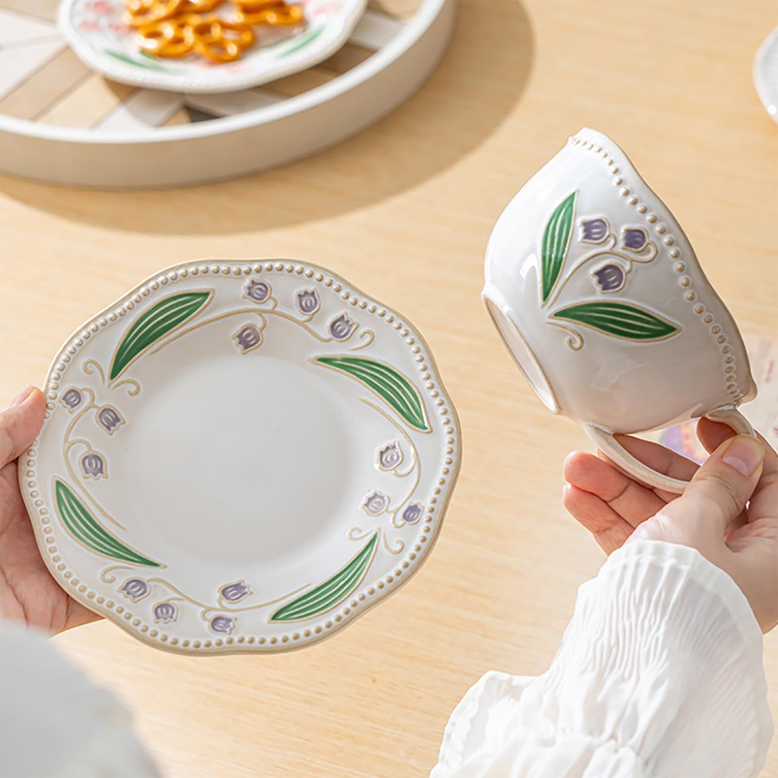 Filiżanka do Kawy Ze Spodkiem, Ceramiczny Kubek z Kwiatowym Wzorem, Wykwintna Filiżanka Śniadaniowa, Antypoślizgowa I Odporna na Oparzenia, do Domu Lub Biura(Purple)