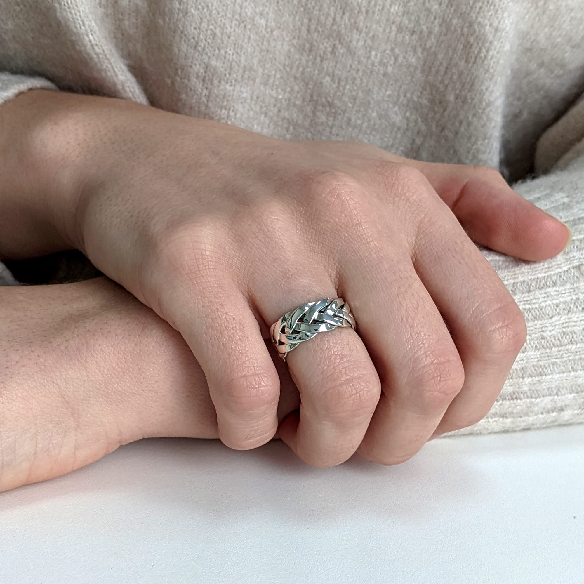 Silverly Anillos de Plata de Ley 925 para Hombre y Mujer | Anillo Trenzado de 7,7mm | Anillos de Banda Ancha para Hombre | Anillos de Boda Gruesos con Banda Tejida | Anillos de Compromiso para Parejas