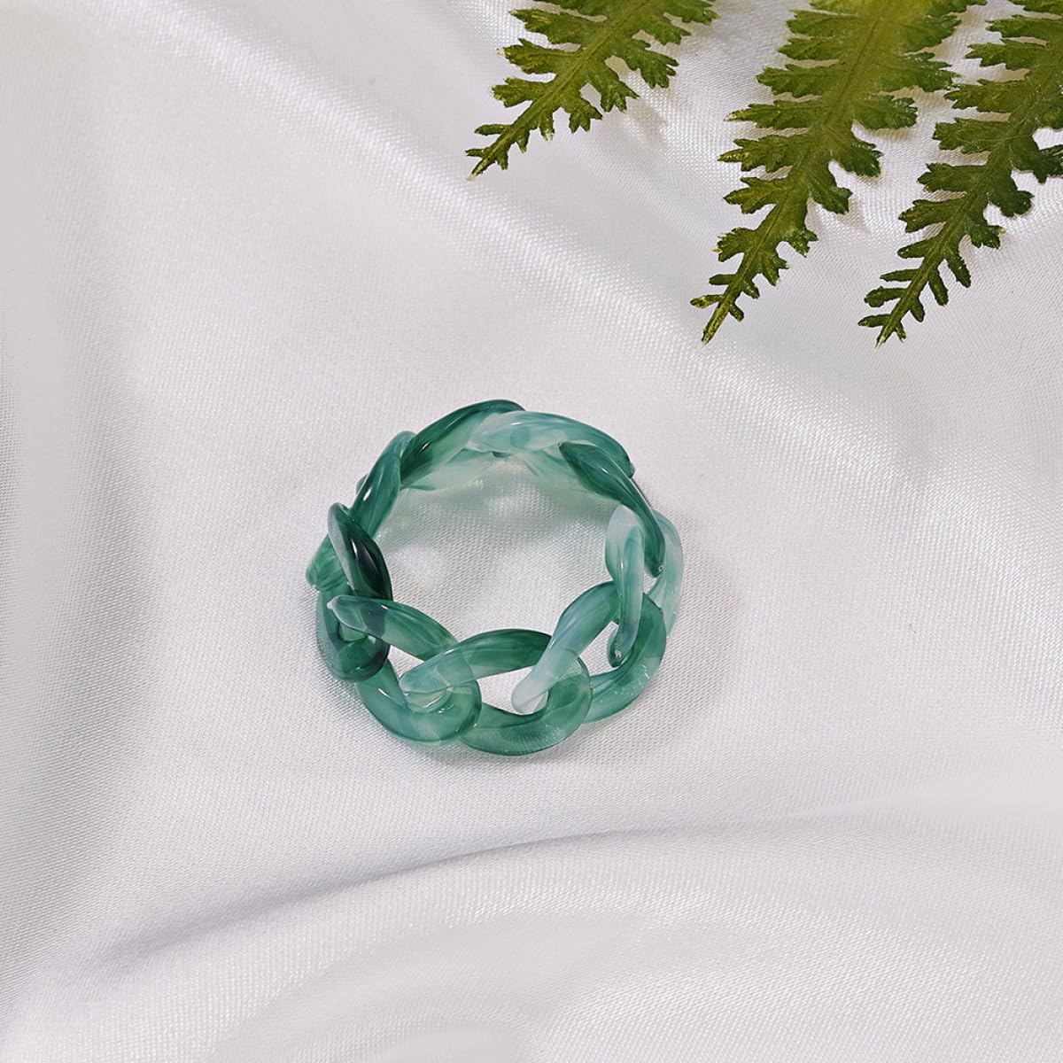 Cabilock Bague Chaine en Résine Créative Forme Chaîne, Pack de 6 Pièces, Bague de Main Unique pour Décoration Quotidienne et Accessoires Bijoux Artisanaux Couleur Aléatoire