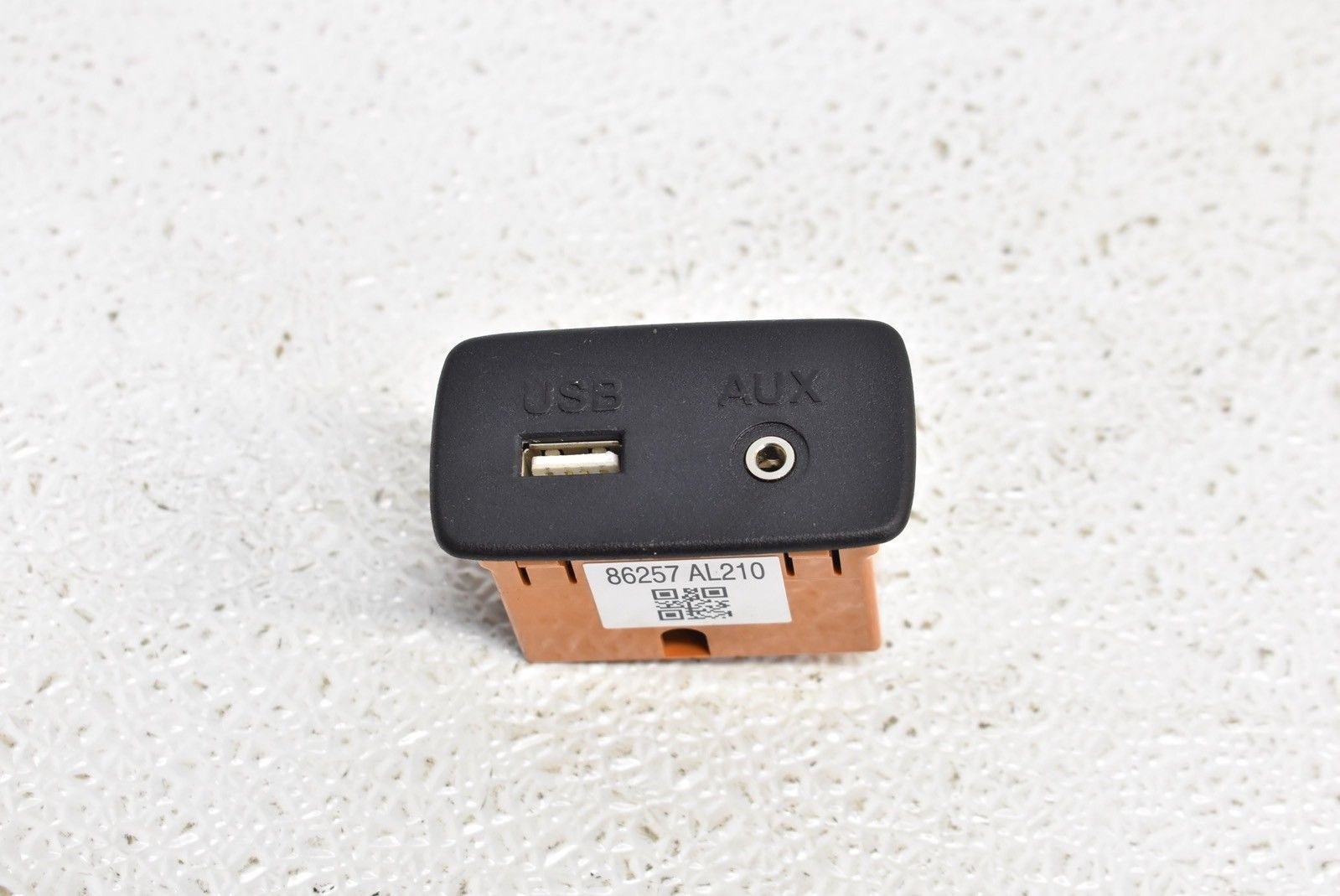 Amazon.com: Subaru 2015-2018 Auxiliary Jack & USB Port Unit WRX