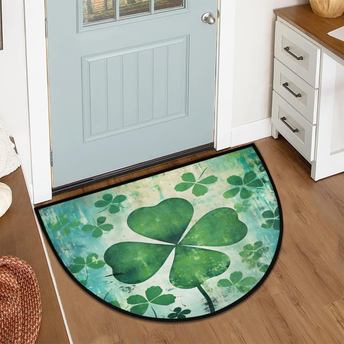 St. Patrick's Day Shamrock Half Round Door Mat Non-Slip Welcome Entryway Soft Area Rug Absorbent Bathroom Rugs Wear Resistant Indoor Kitchen Mats 24 x 36 in for Home Deck Patio Garage