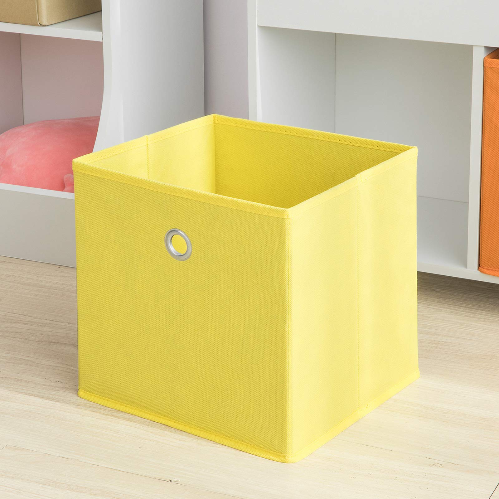 SoBuy KMB27-W dziecięcy regał na książki z 3 półkami i 2 pudełkami z materiału, regał do przechowywania zabawek, organizer na zabawki, biały, szer. x wys. x gł.: 58 x 76 x 27 cm