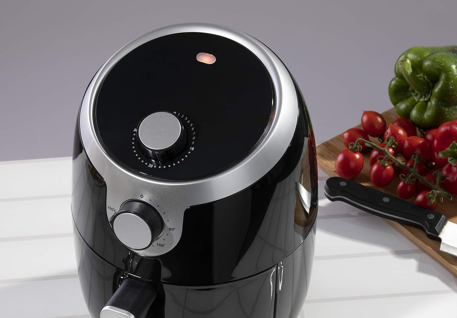 Daewoo SDA1599 Friggitrice ad aria singola con circolazione dellaria rapida e timer 030 minuti, intervallo di temperatura 80200 °C e protezione da surriscaldamento, teglia rimovibile e piedini