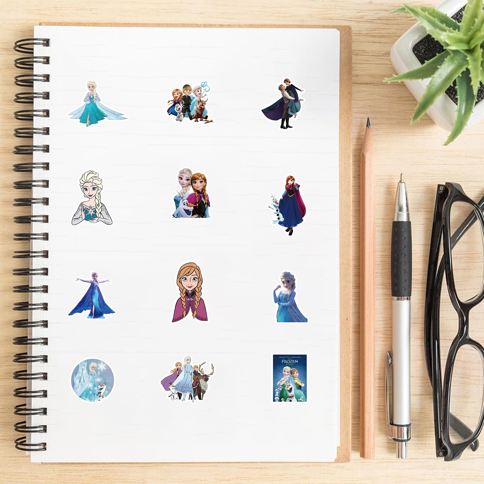 Pack De 100 Stickers La Reine Des Neiges - Décorations Vinyles Imperméables Pour Gourdes, Téléphone, Ordi Et Plus - Enfants & Ados