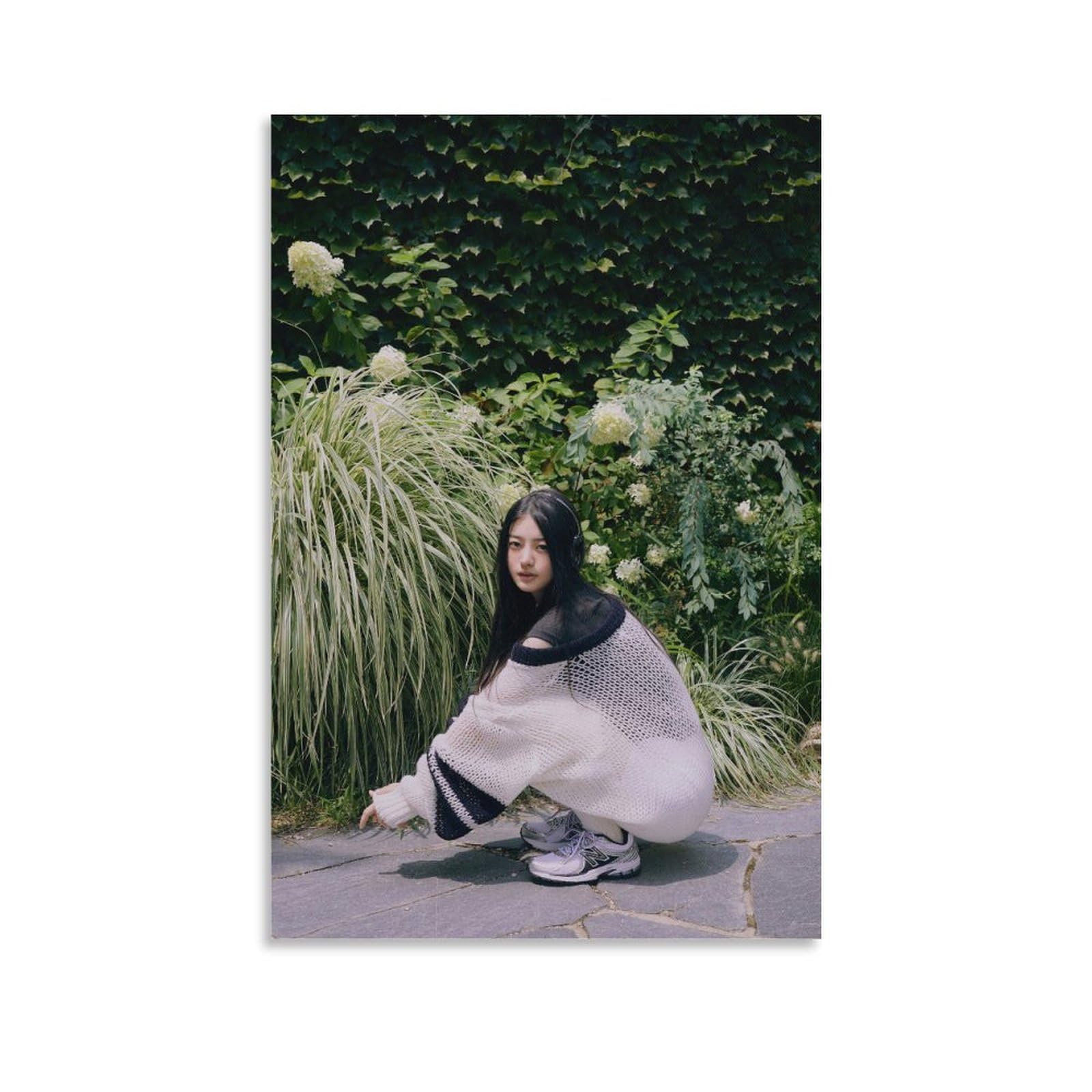 Amazon.co.jp: MINJU ミンジュ ILLIT アイリット OFFICIAL PHOTO