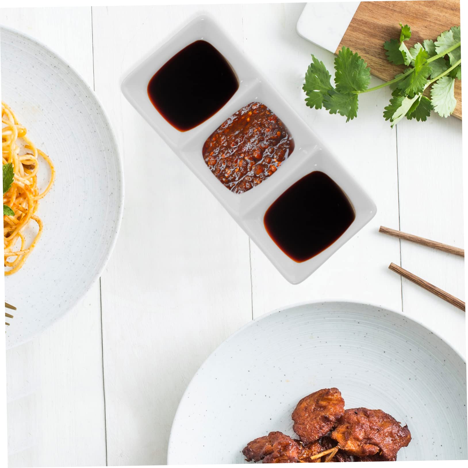 HOLIDYOYO 5pcs Three Grid Dish Sauce Dip Bowl Spices Dishes Sushi Dip Bowl Divided Sauce Dishes Porcelain Appetizer Serving Tray Mini Sauce Bowls Porcelain Dipping Bowls Ceramics White