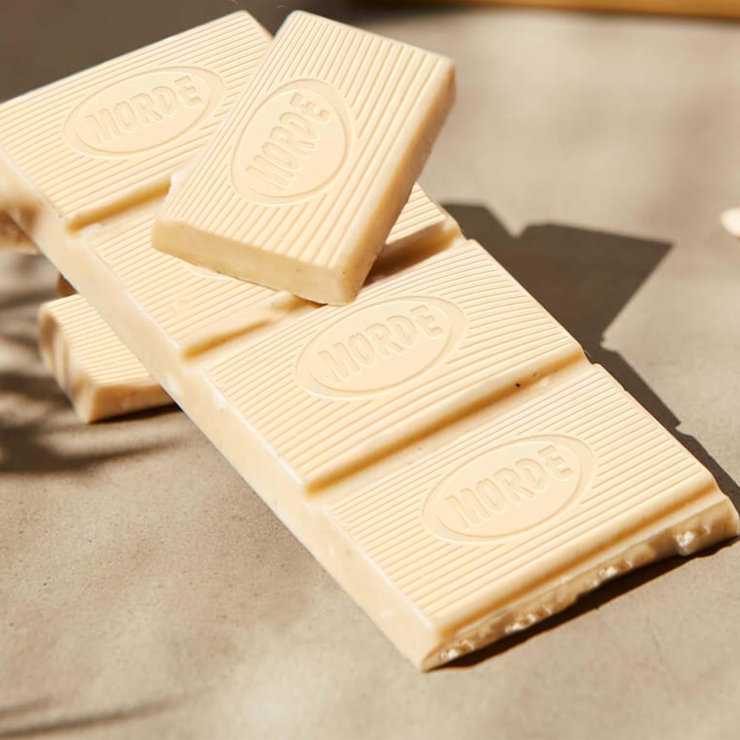 Morde White Chocolate Compound Bar, 500g for Frosting, Ganache, Ice Creams - Image 3 thumbnail