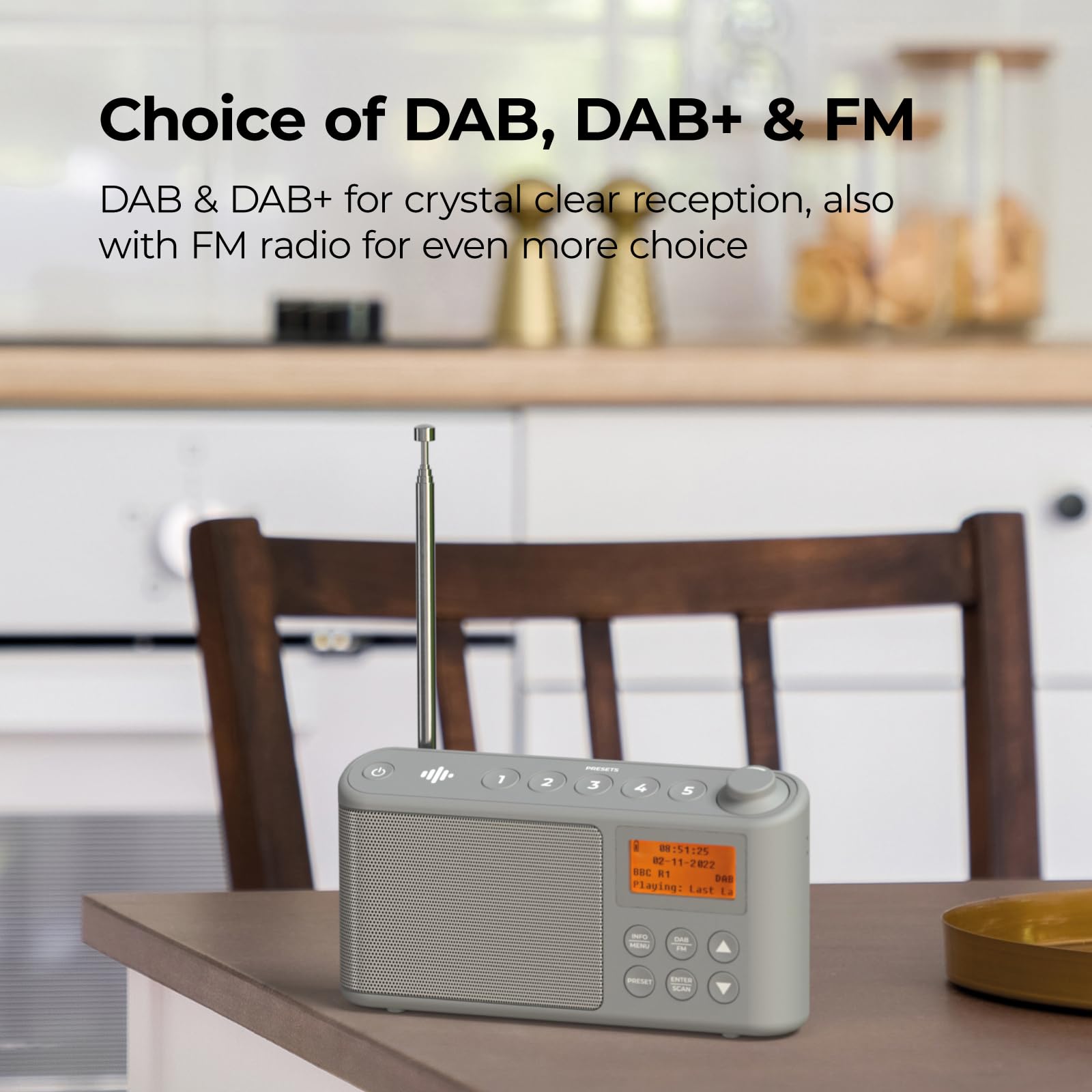 Radio DAB/DAB+ e FM, Radio Portatili Alimentata a Corrente e Batteria Ricaricabile, Radiolina Portatile con caricatore USB per un'autonomia di 15 ore (Grigio)