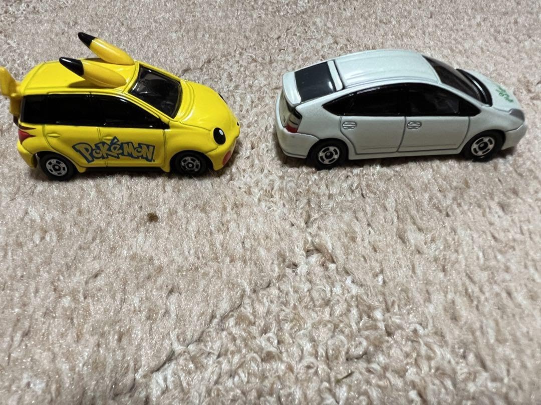 【激レア・成約記念品】初代プリウスの金属製モデルとおまけでトミカ2台 激レア・成約記念品】初代プリウスの金属製モデルとおまけでトミカ2
