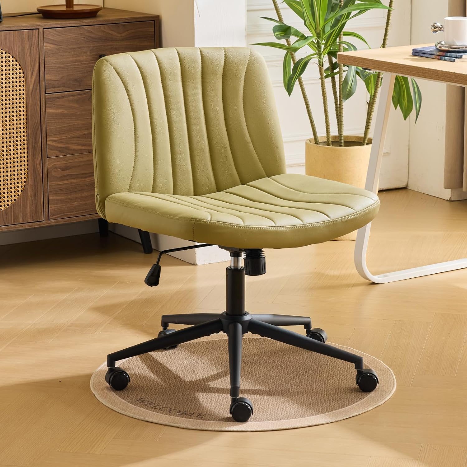 Karl home Cross Legged Office Chair, Ergonomic Criss Cross Desk Chair with SGS-certified Pneumatic Lift Mechanism, Wide Seating, PU Leather, High Resilience Foam Padding, 120° Rocking Back(Green)