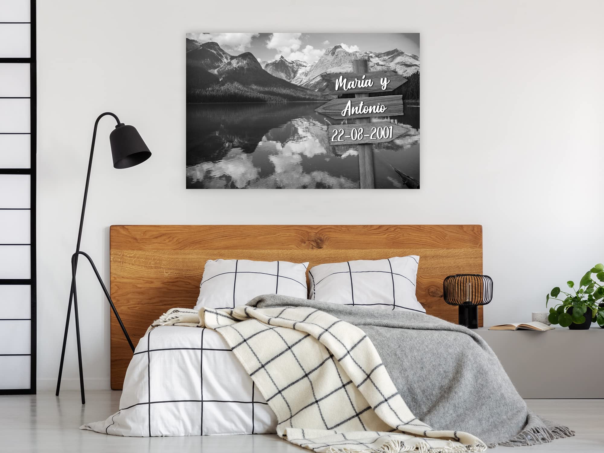 Oedim Cuadro Paisaje Montaña con Nombres Personalizado Blanco y Negro, Diseño con 3 Flechas, Fabricado en Madera, 40x30cm, Cuadro Original, Resistente y Económico