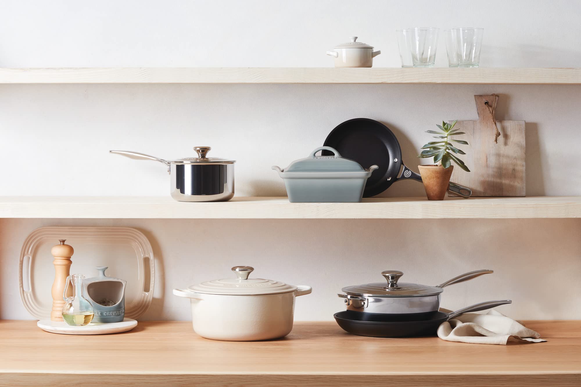 LE CREUSET ル・クルーゼ ベージュ ヘリテージスクエアキャセロール蓋付 LE CREUSET ル・クルーゼ ベージュ ヘリテージスクエア