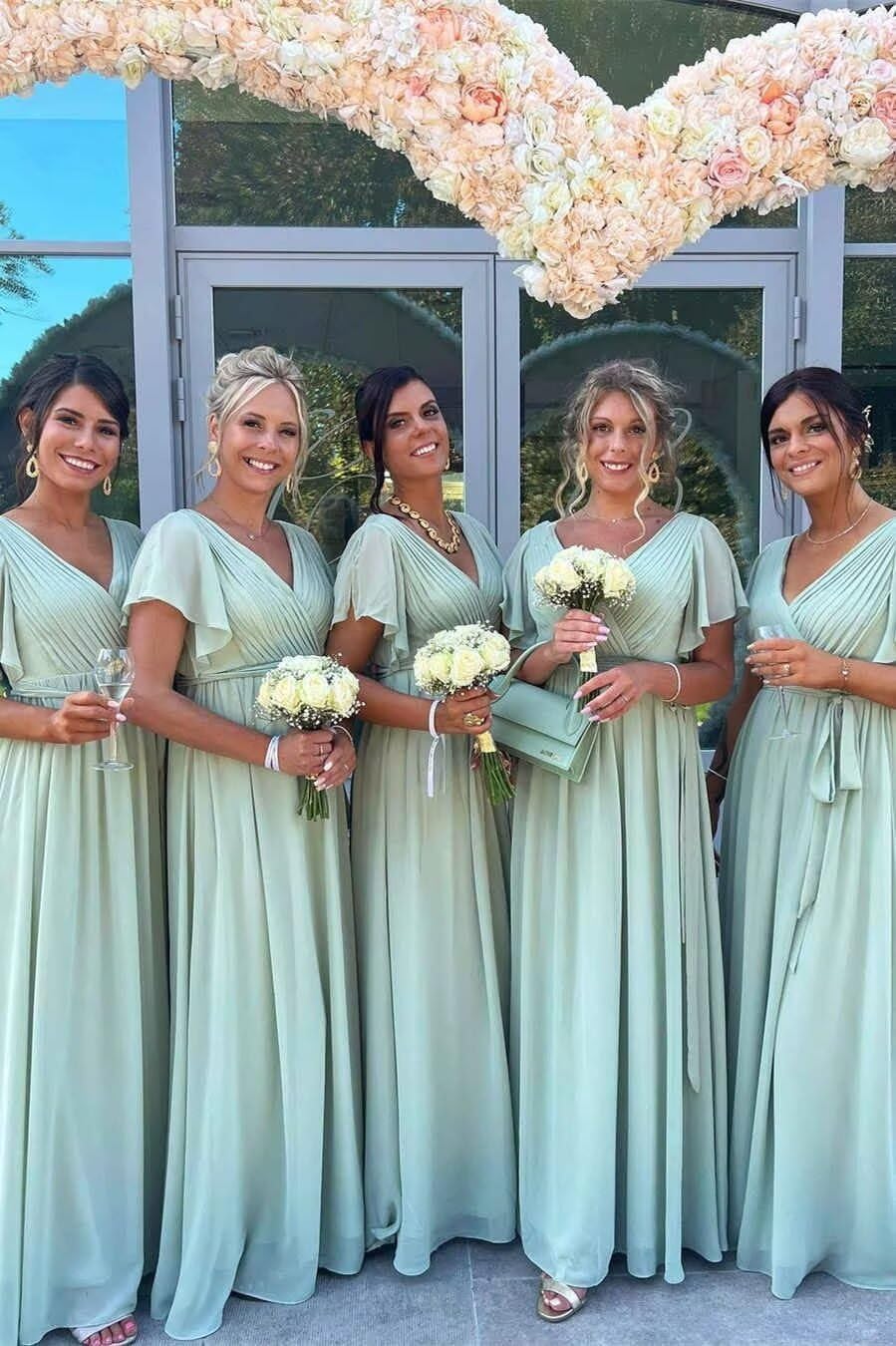 Vestidos de dama de honor de chiffon con mangas cap de encaje Piscina