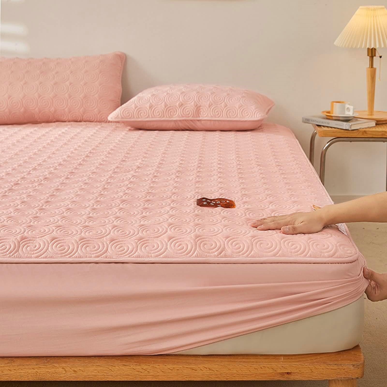 Gualiy Zestaw pościeli z gumką, bawełna spiralna, teksturowane prześcieradła i 2 poszewki na poduszki, różowe, głębokie kieszenie 5–30 cm, 90 x 200 cm