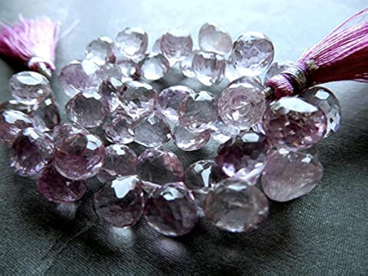 Perles d'améthyste rose en pierres percées pour façonner un cadeau d'anniversaire fait main