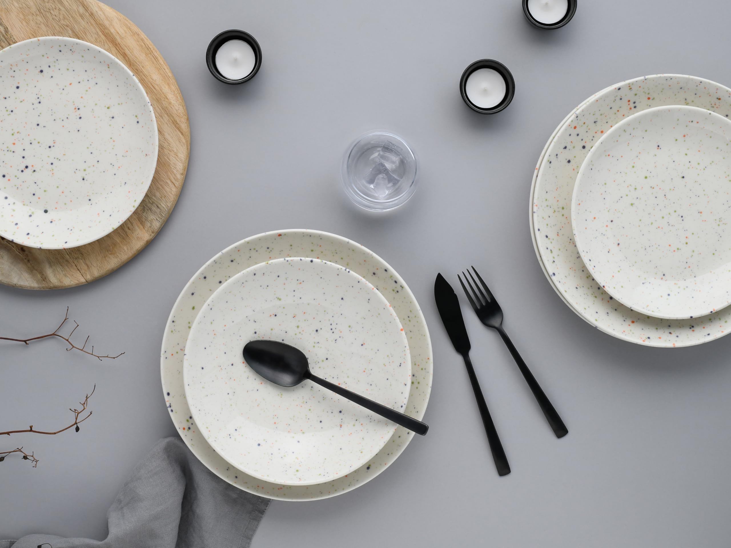 CreaTable, 24264, Serie Confetti Weiss, 12-teiliges Geschirrset für 4 Personen, Teller Set aus Steinzeug, spülmaschinen- und mikrowellengeeignet, Qualitätsproduktion