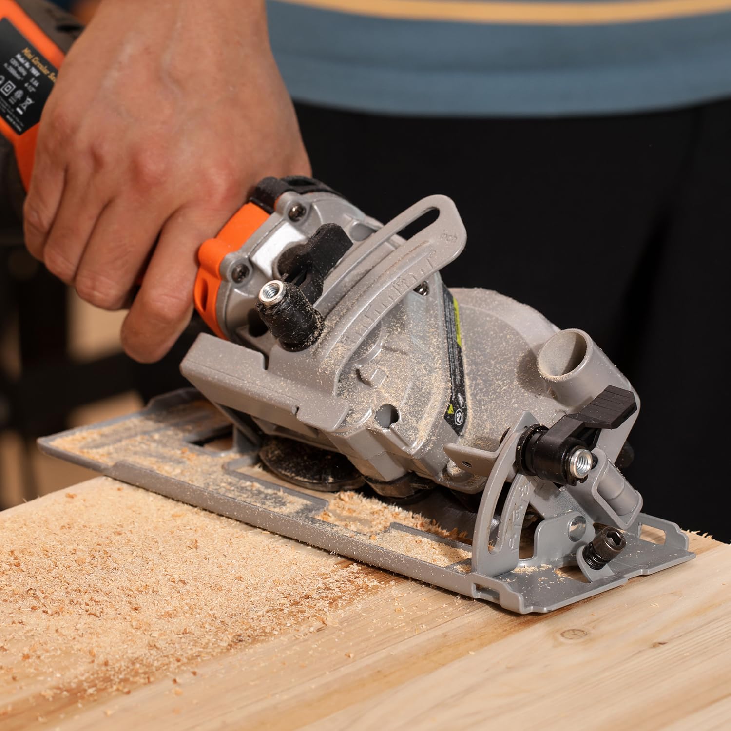 Extbtfor 5.8A Circular Saw - Powerful & Portable -7