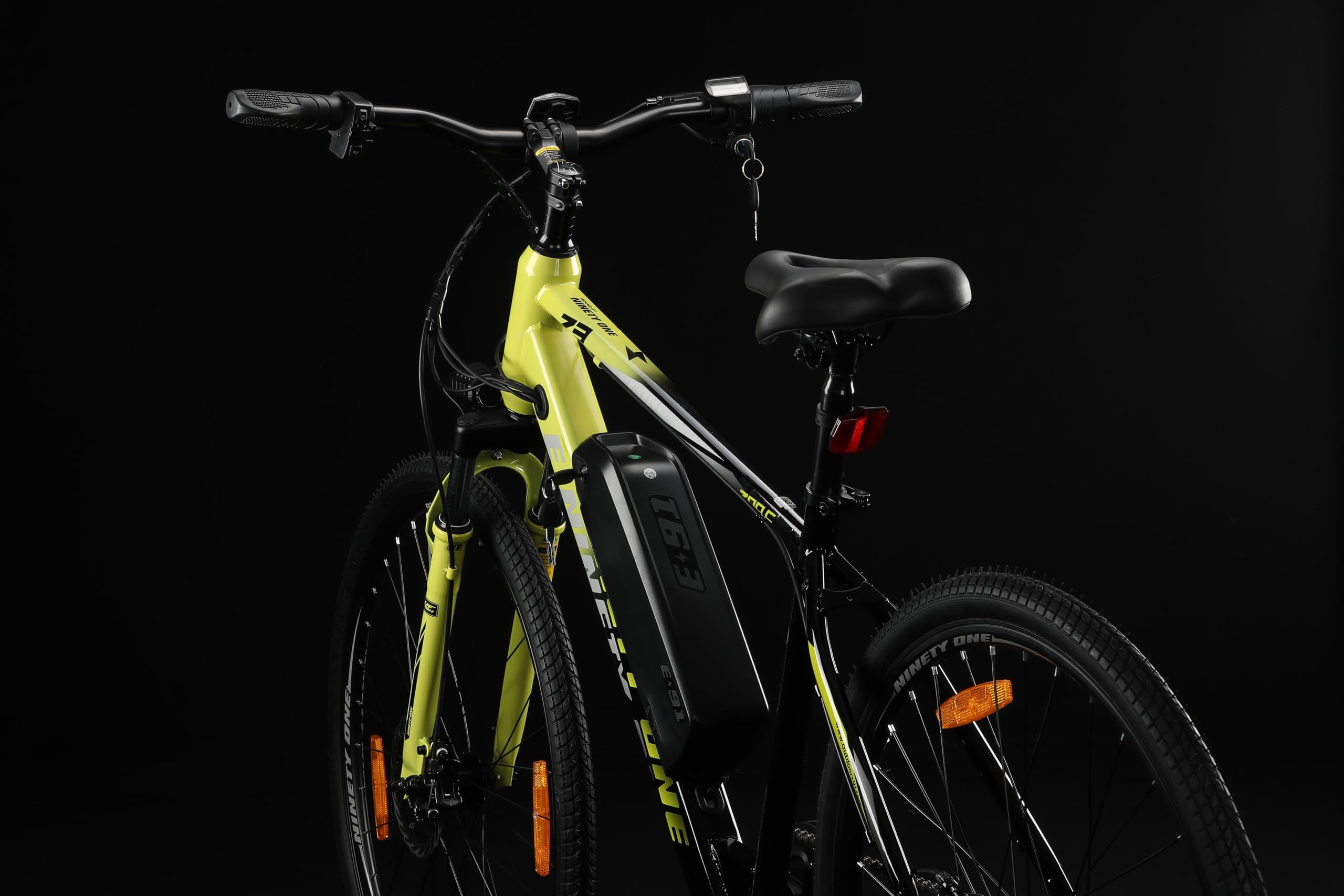 NINETY ONE Z3 700C Black Yellow : Amazon.in: Sports, Fitness