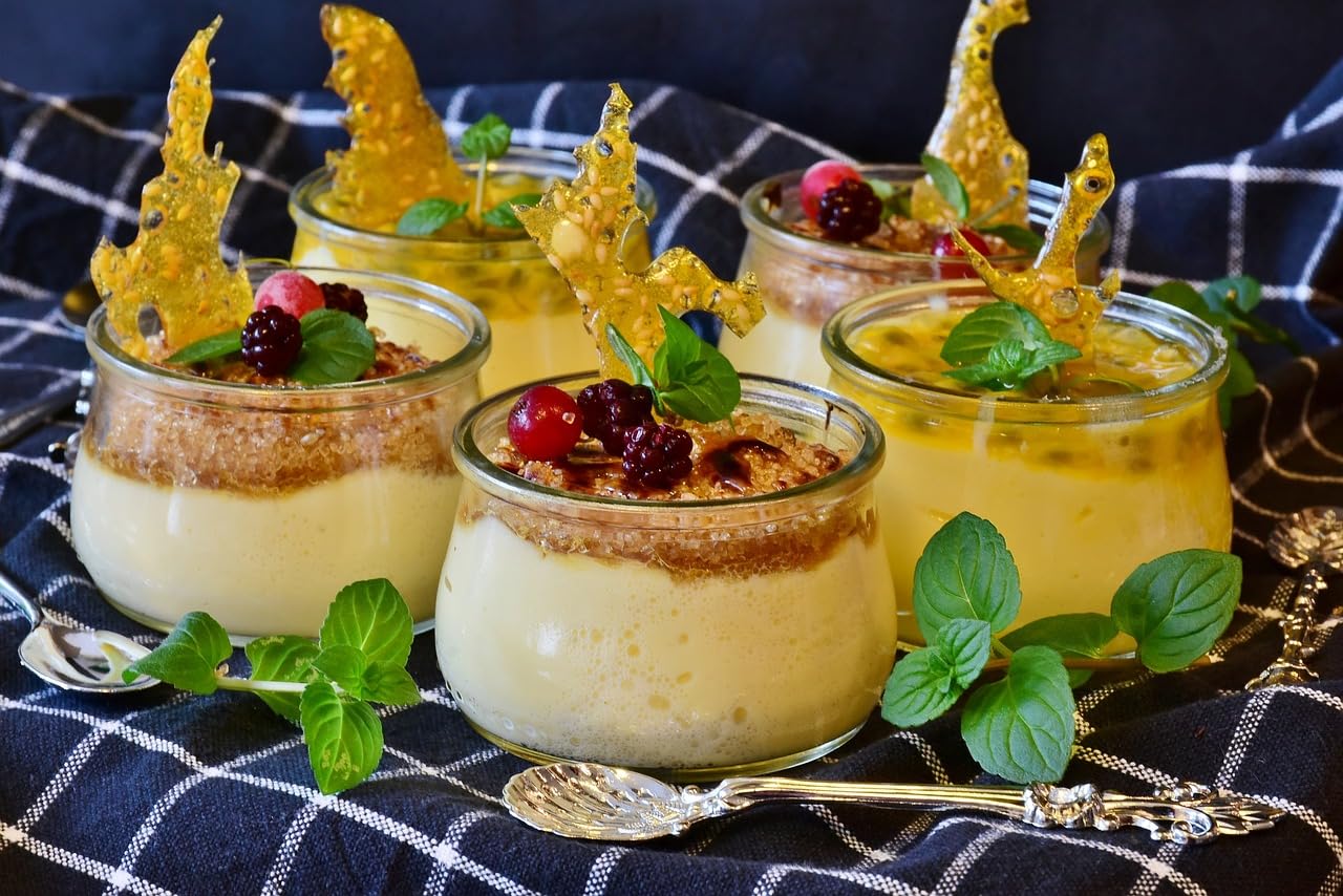 Caramanfruit Passionsfrucht-Frucht-Püree - 4x 1kg - exotisches Maracuja-Püree angenehm süß, frei von Farb- und Konservierungsstoffen, zur Herstellung von Sorbet, Smoothies, Eis, zu Cocktails, Saft