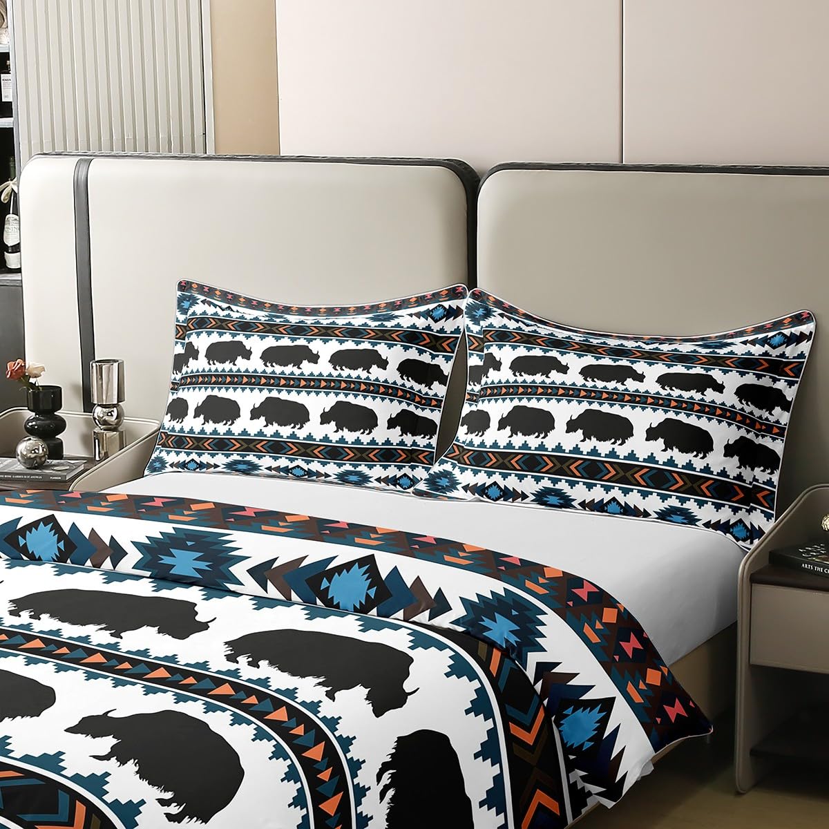 Highland Cow Print Queen Size Quilt Bedding Set - Black & White Cowhide Design, Soft Polyester, All Season