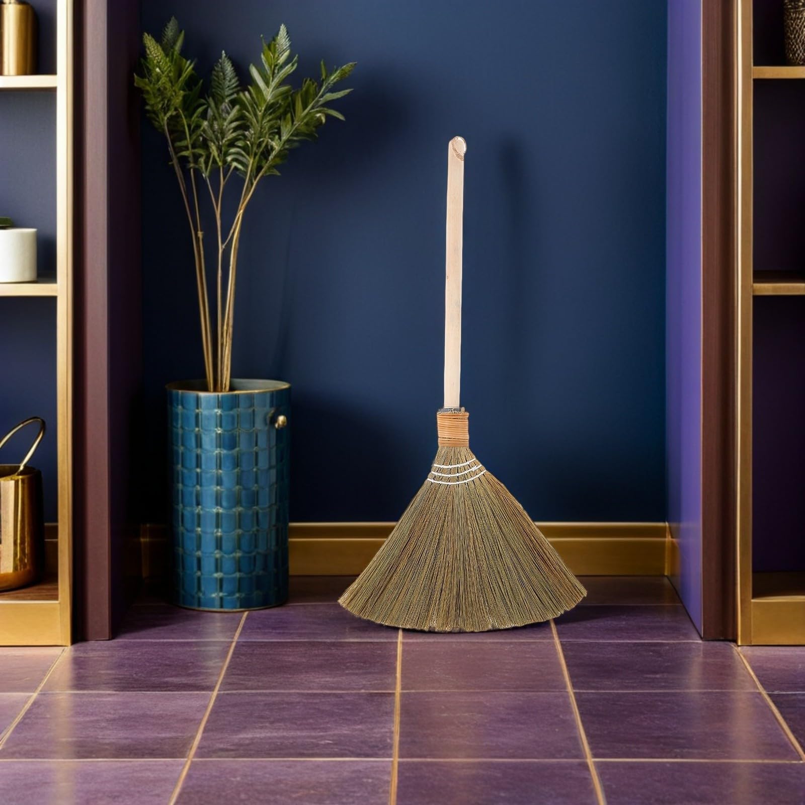 2 Pezzi Scopa Tradizionale Intrecciata a Mano Manico Staccabile | Colore Khaki, Legno, Miscanthus e Plastico, Adatta a Camere e Soggiorni, Leggera e Versatile