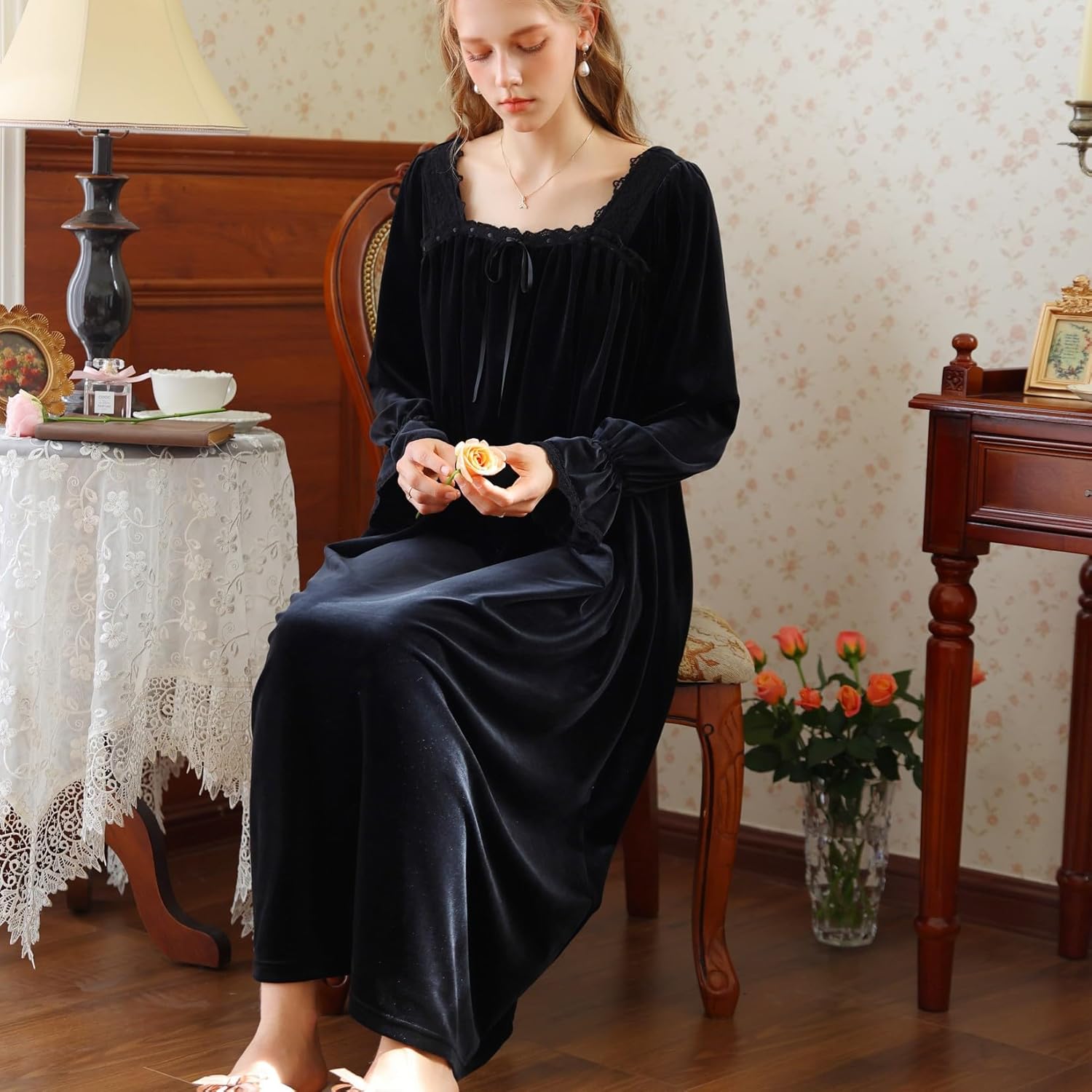 Women's Long Sleeve Victorian Princess Nightgown Velvet Nightdress Elastic Cuffs Lace Old Fashioned Sleep Dress