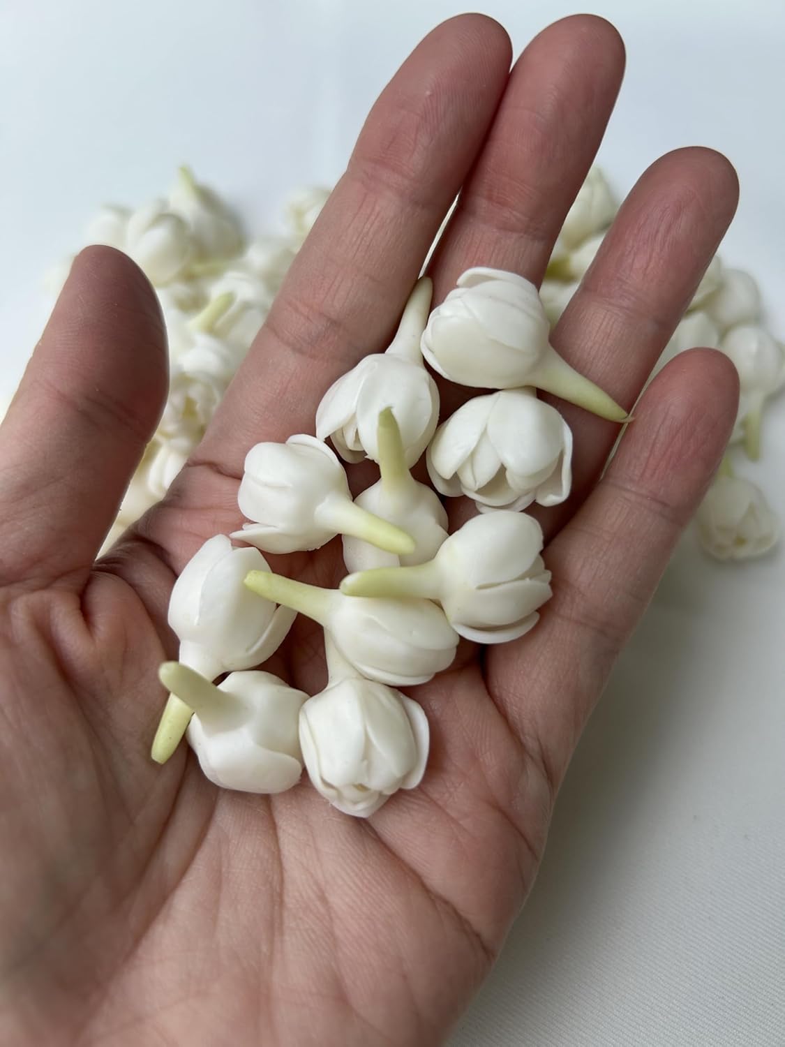 100 PCS Partially Bloomed Pikake Jasmine Clay Flower (01) for Jewelry Making Lei Garland DIY Craft Supplies (White)