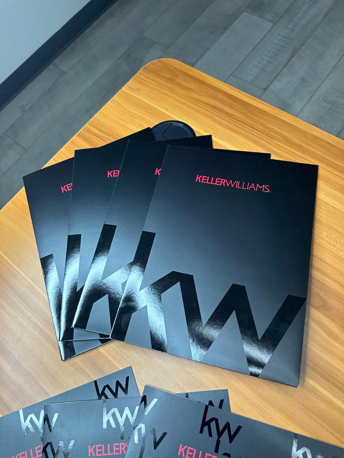 Keller Williams Folders Big Spot UV 25 Pack