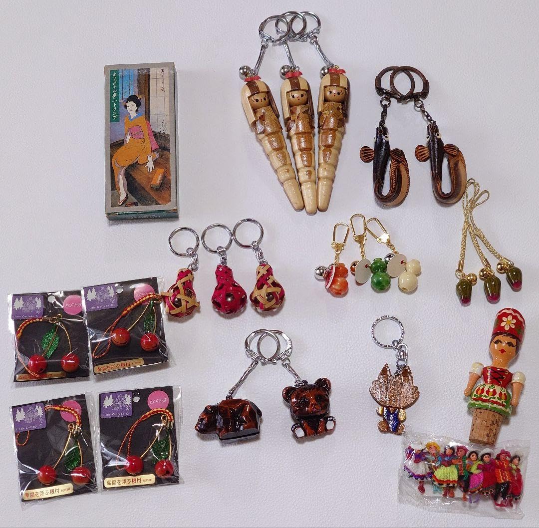 根付け　キーホルダー　色々50個セット Lisa Larson（リサラーソン） 干支 根付 とりをみるいぬ キーホルダー