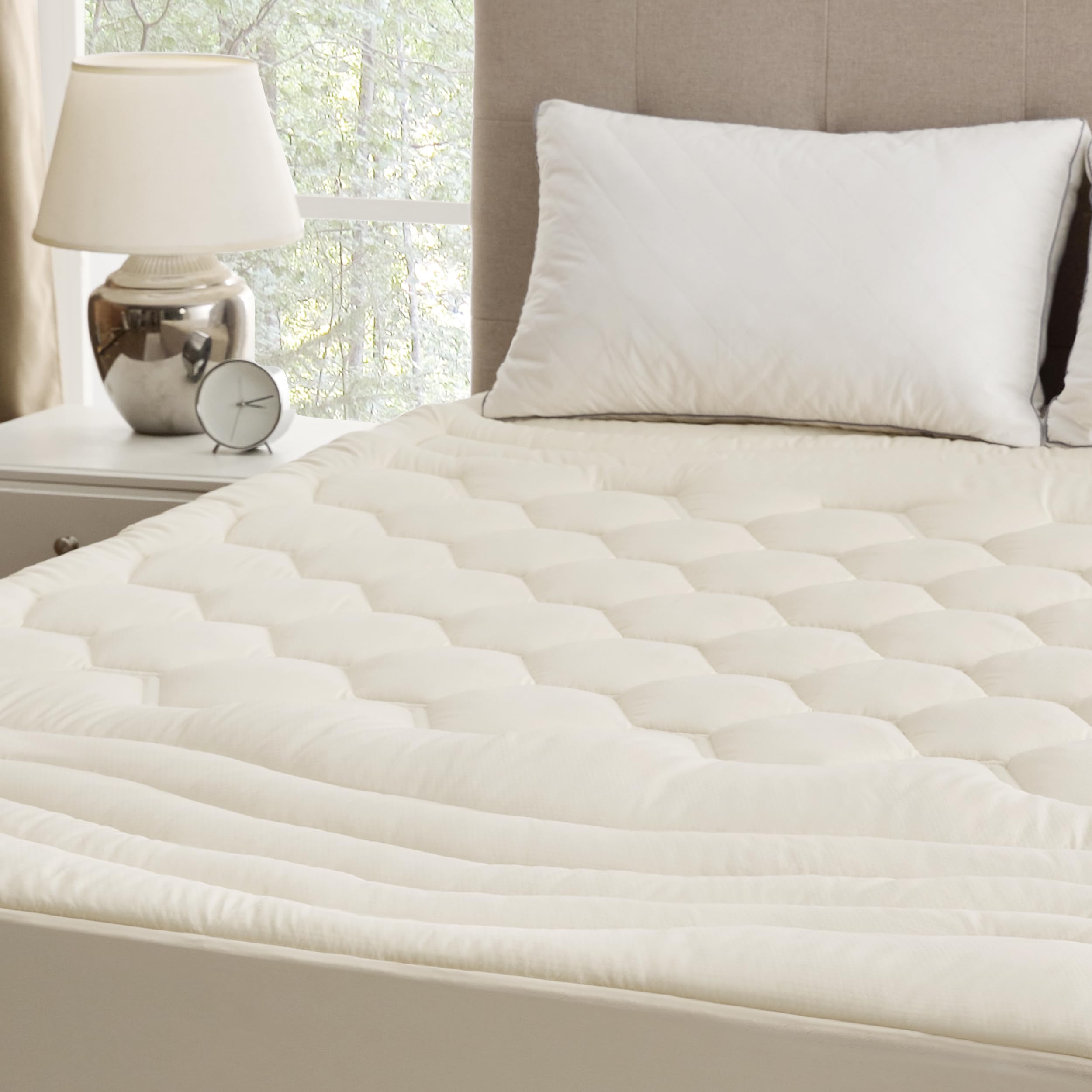 BedsureBeige King Mattress Pad - Quilted Fitted Mattress Topper Protector with 8-21 Inches Deep Pocket, Noiseless Breathable Bed Cover Padded, Machine Washable, Beige, 78x80 Inches